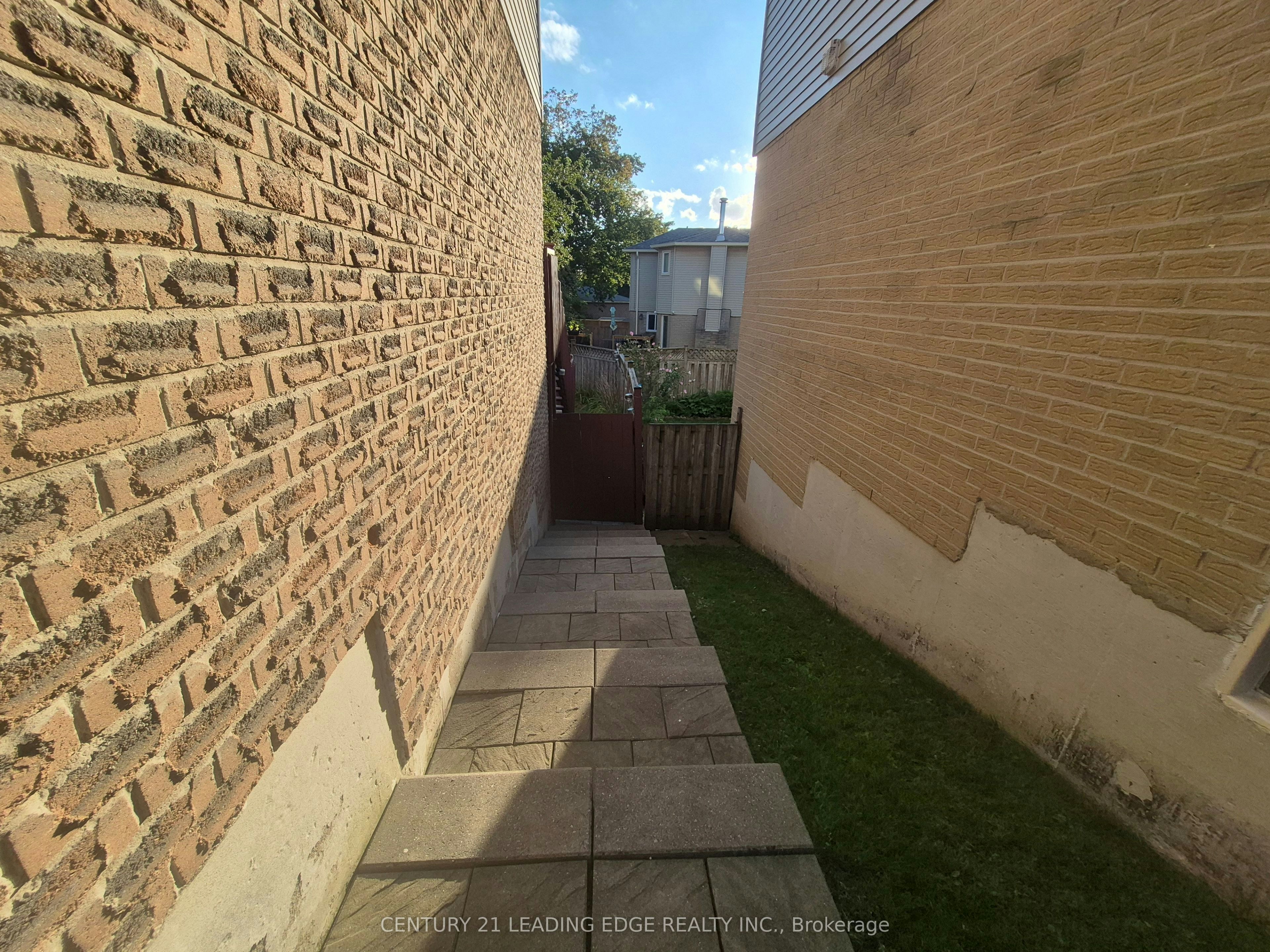 BSMT-65 Reed Drive, Ajax, ON, L1S 6T6 - 2