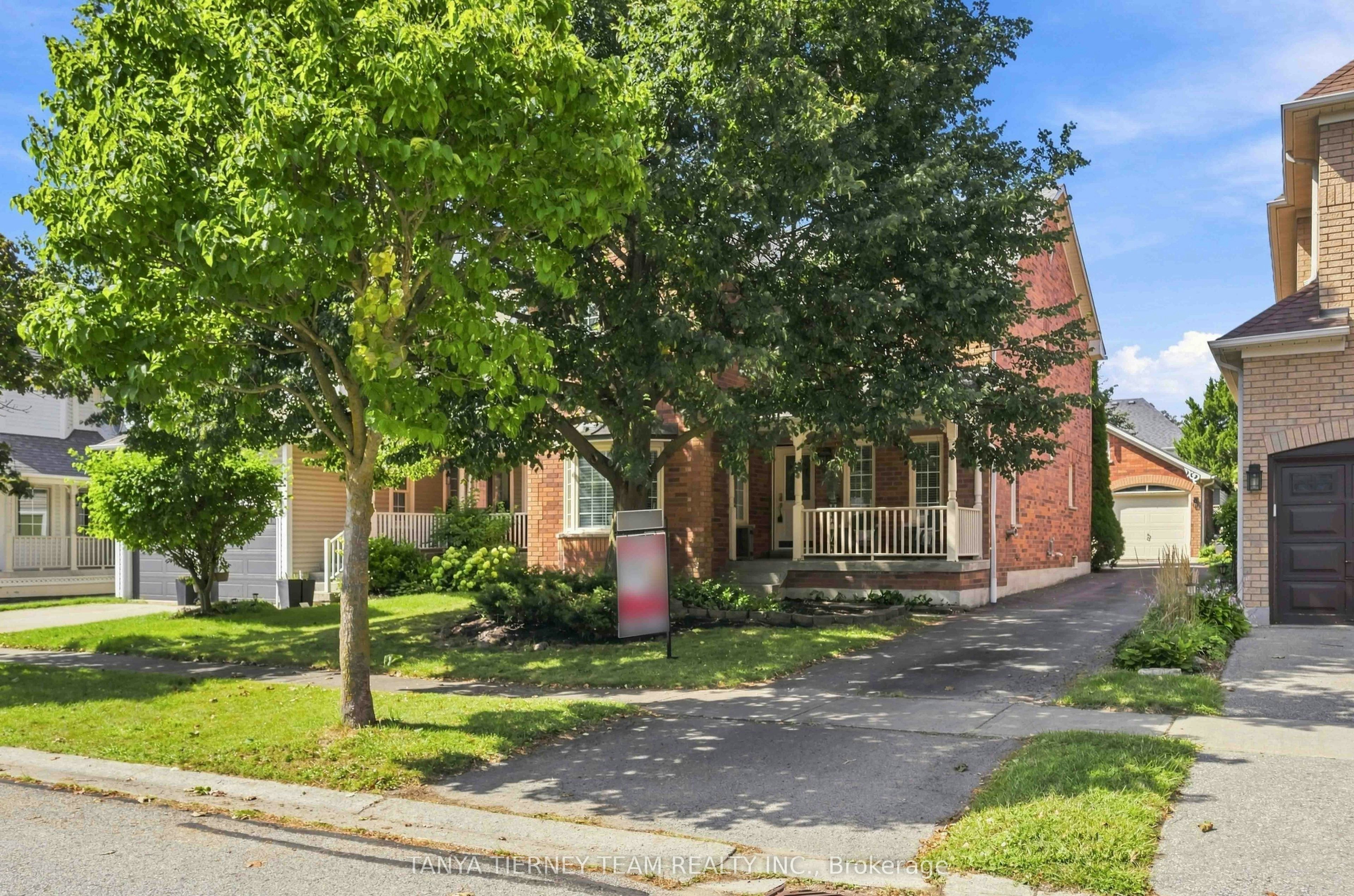 36 Zachary Place, Whitby, ON, L1M 1E1