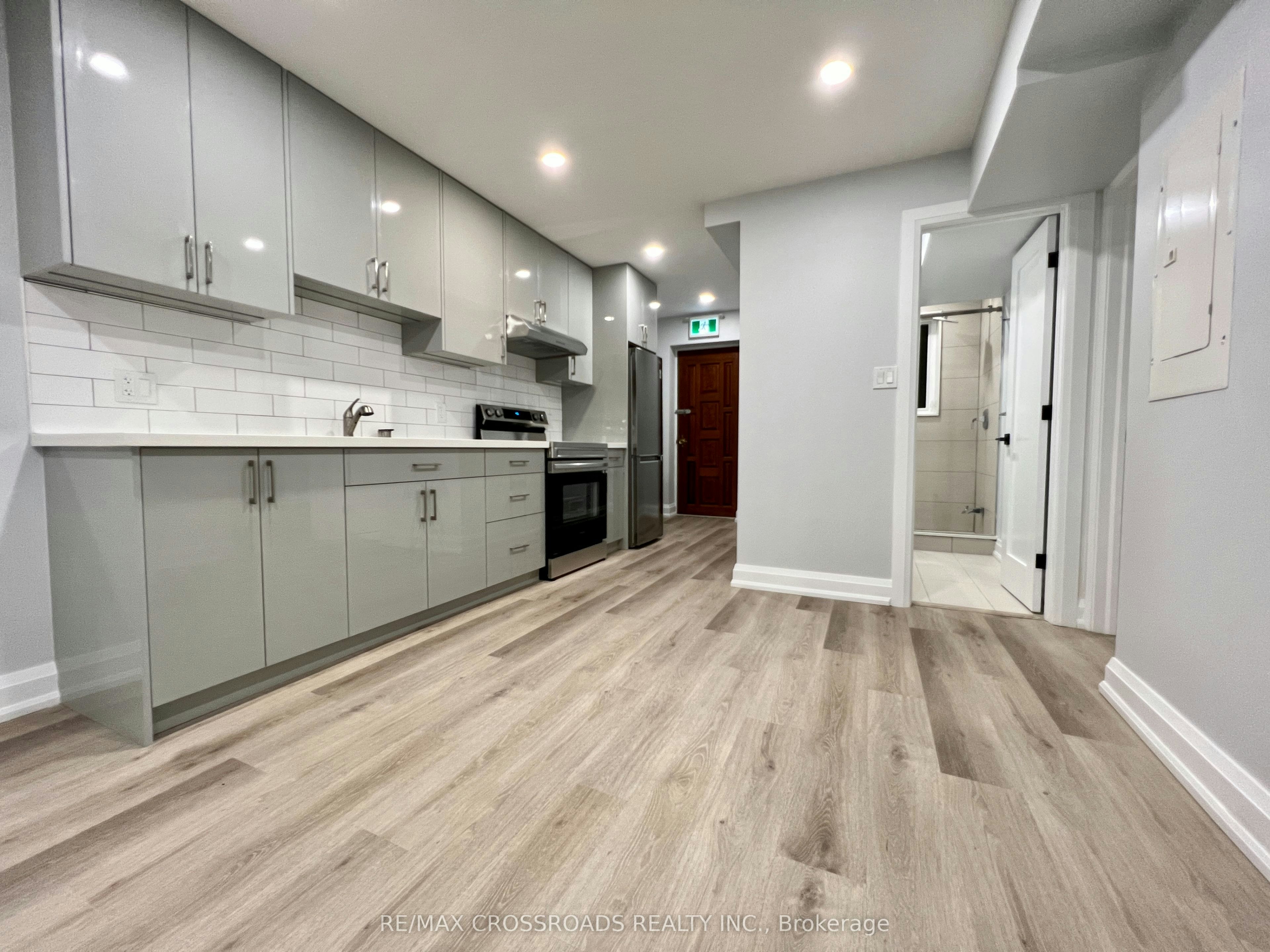 1-25 Glenside Avenue, Toronto, ON, M4L 2T6 - 5