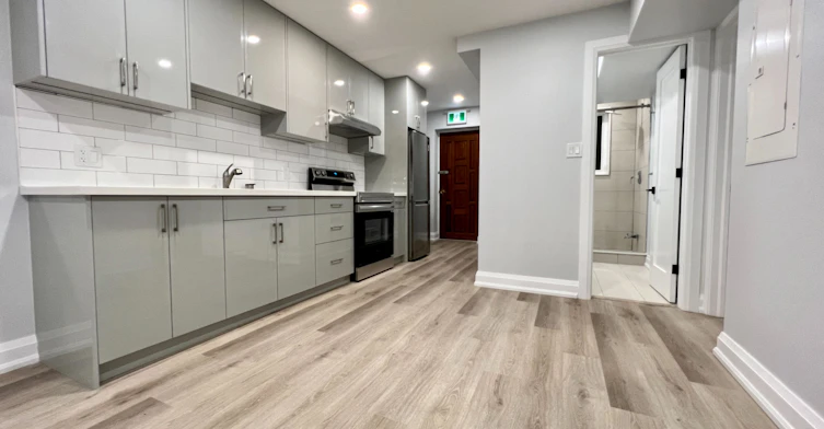 1-25 Glenside Avenue, Toronto, ON, M4L 2T6 - 5
