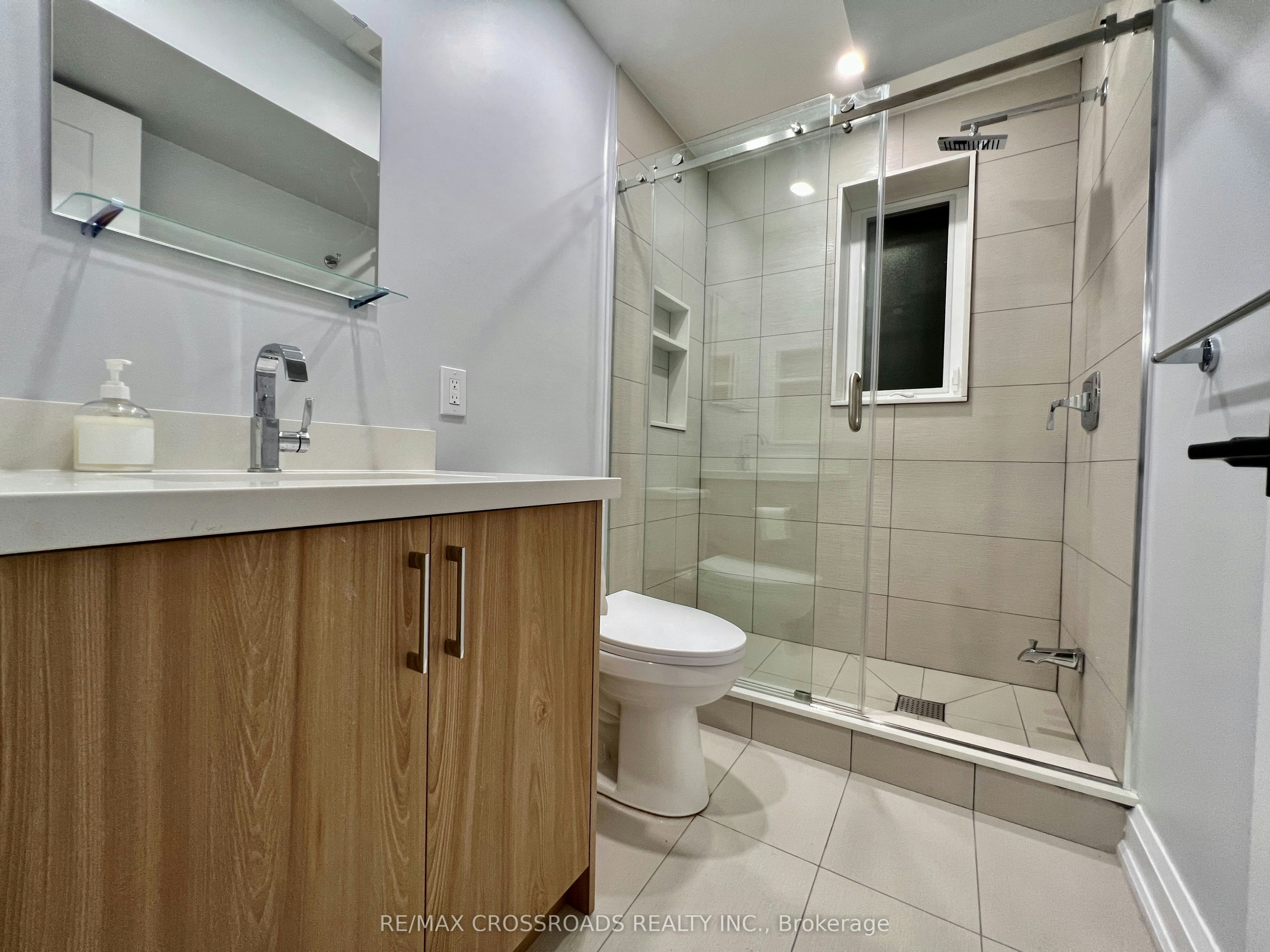 1-25 Glenside Avenue, Toronto, ON, M4L 2T6 - 7
