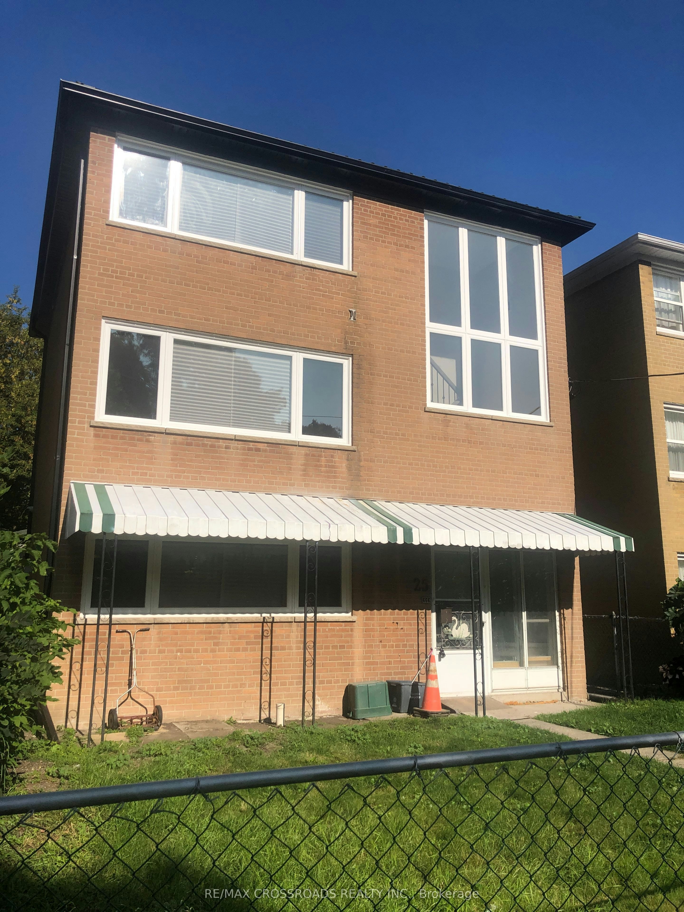 1-25 Glenside Avenue, Toronto, ON, M4L 2T6