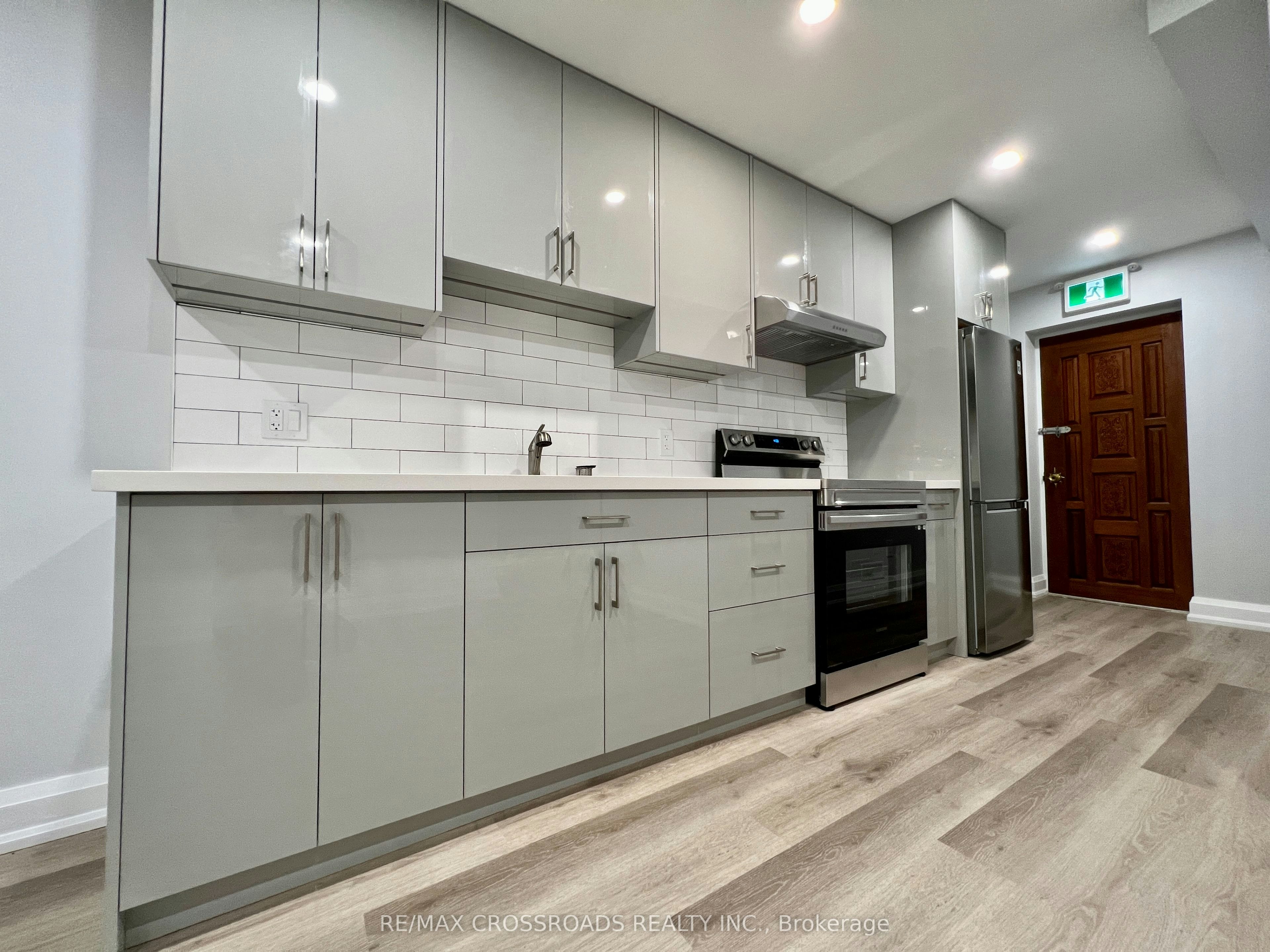 1-25 Glenside Avenue, Toronto, ON, M4L 2T6 - 6