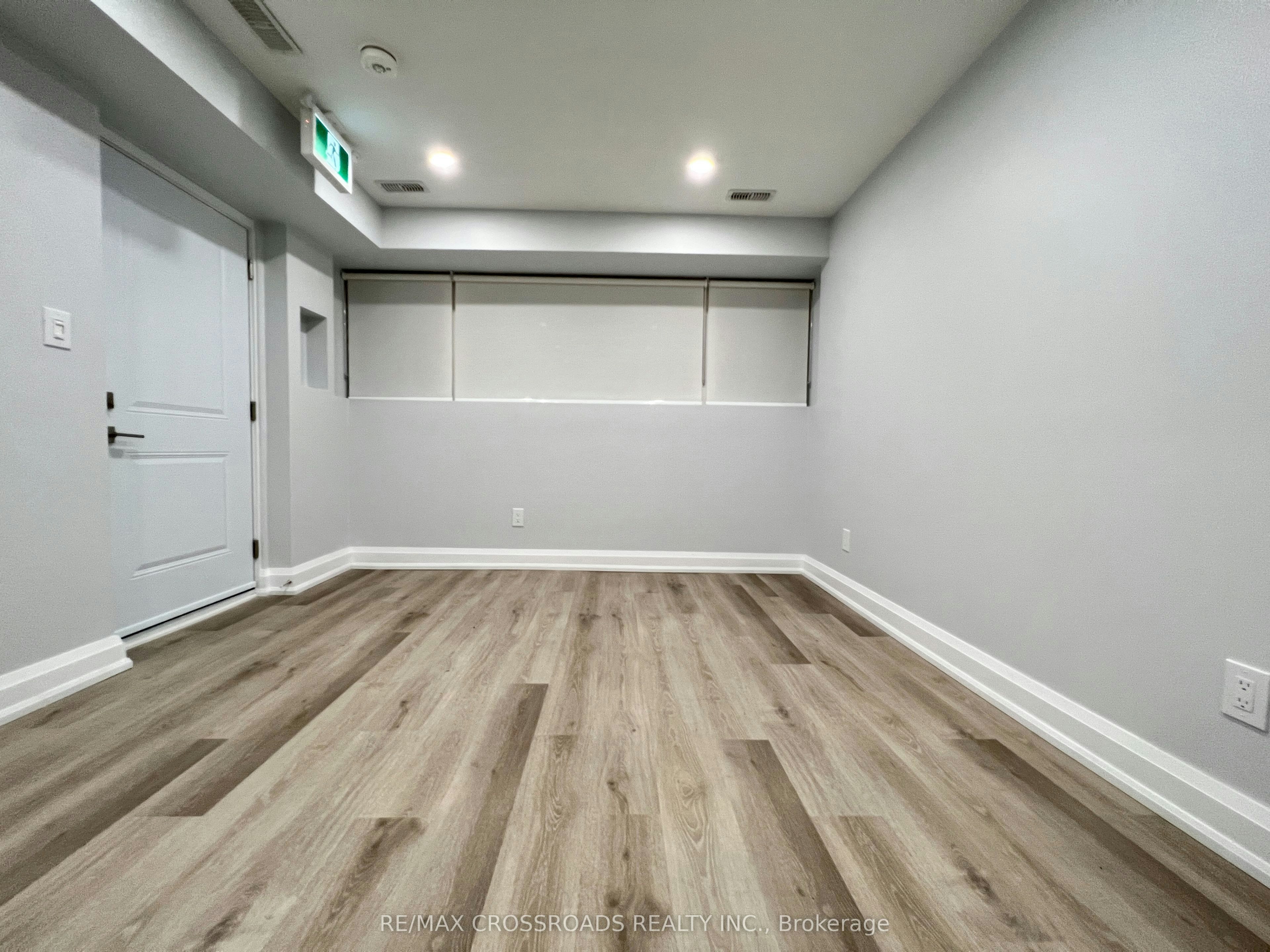 1-25 Glenside Avenue, Toronto, ON, M4L 2T6 - 9