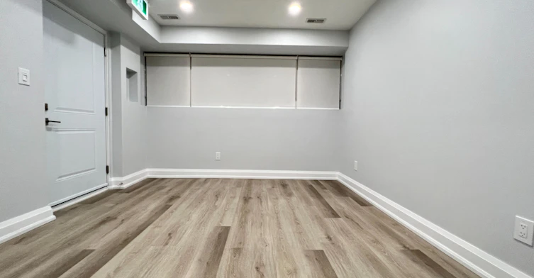 1-25 Glenside Avenue, Toronto, ON, M4L 2T6 - 9