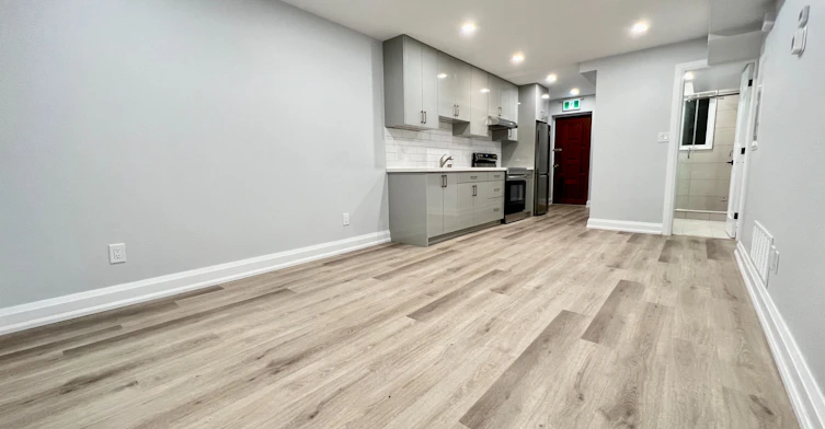 1-25 Glenside Avenue, Toronto, ON, M4L 2T6 - 4