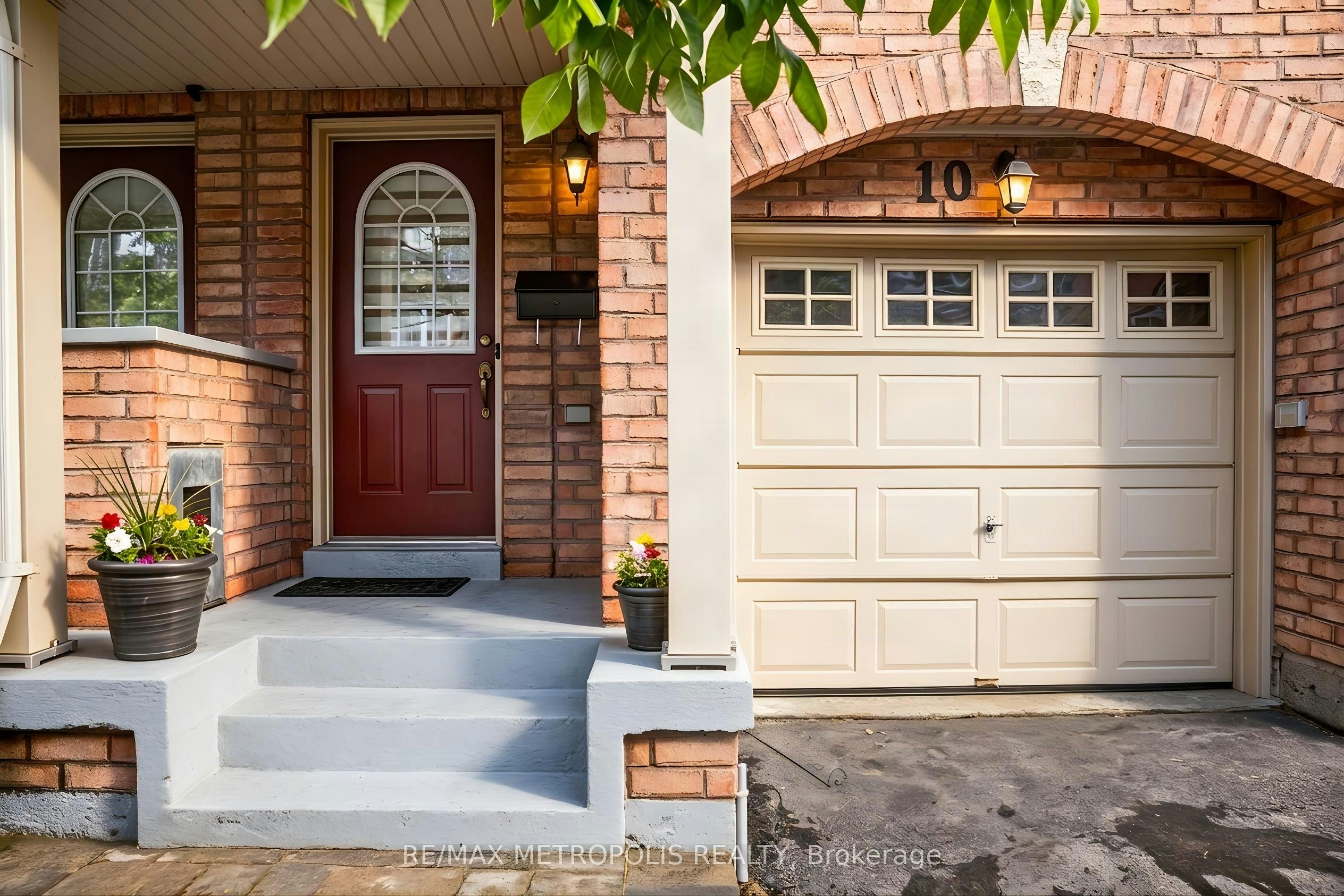 10 Pat Brooks Terrace, Toronto, ON, M1P 5G6 - 2