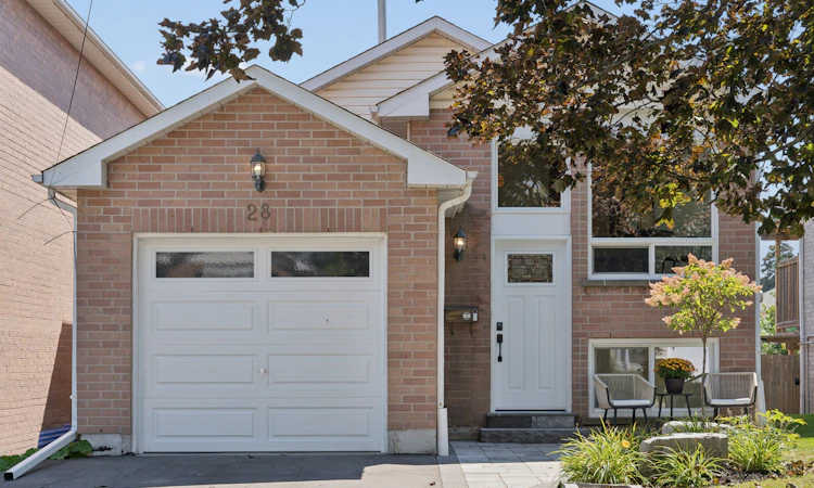 28 Glanville Crescent