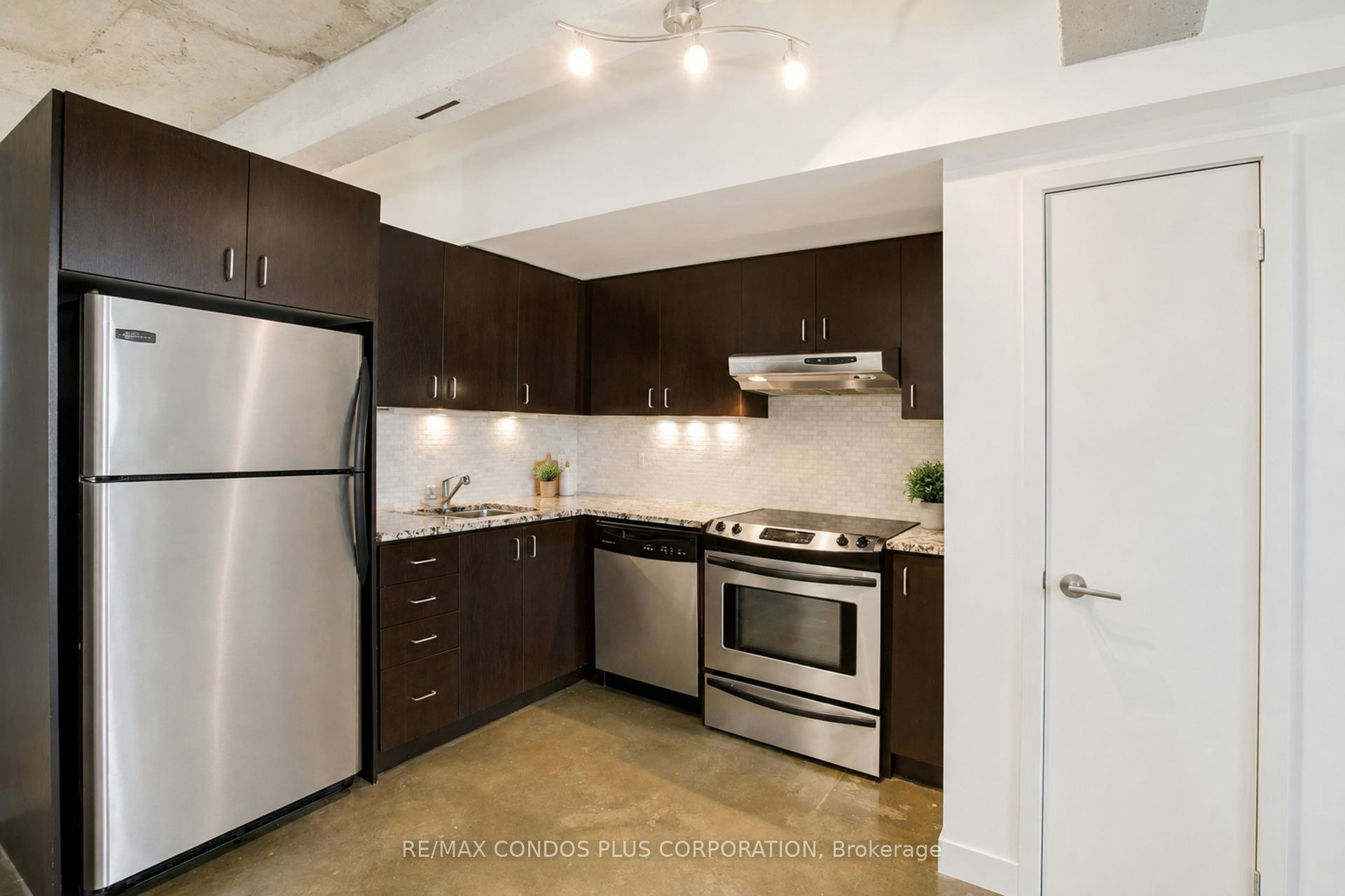 L07-201 Carlaw Avenue, Toronto, ON, M4M 2S3 - 2