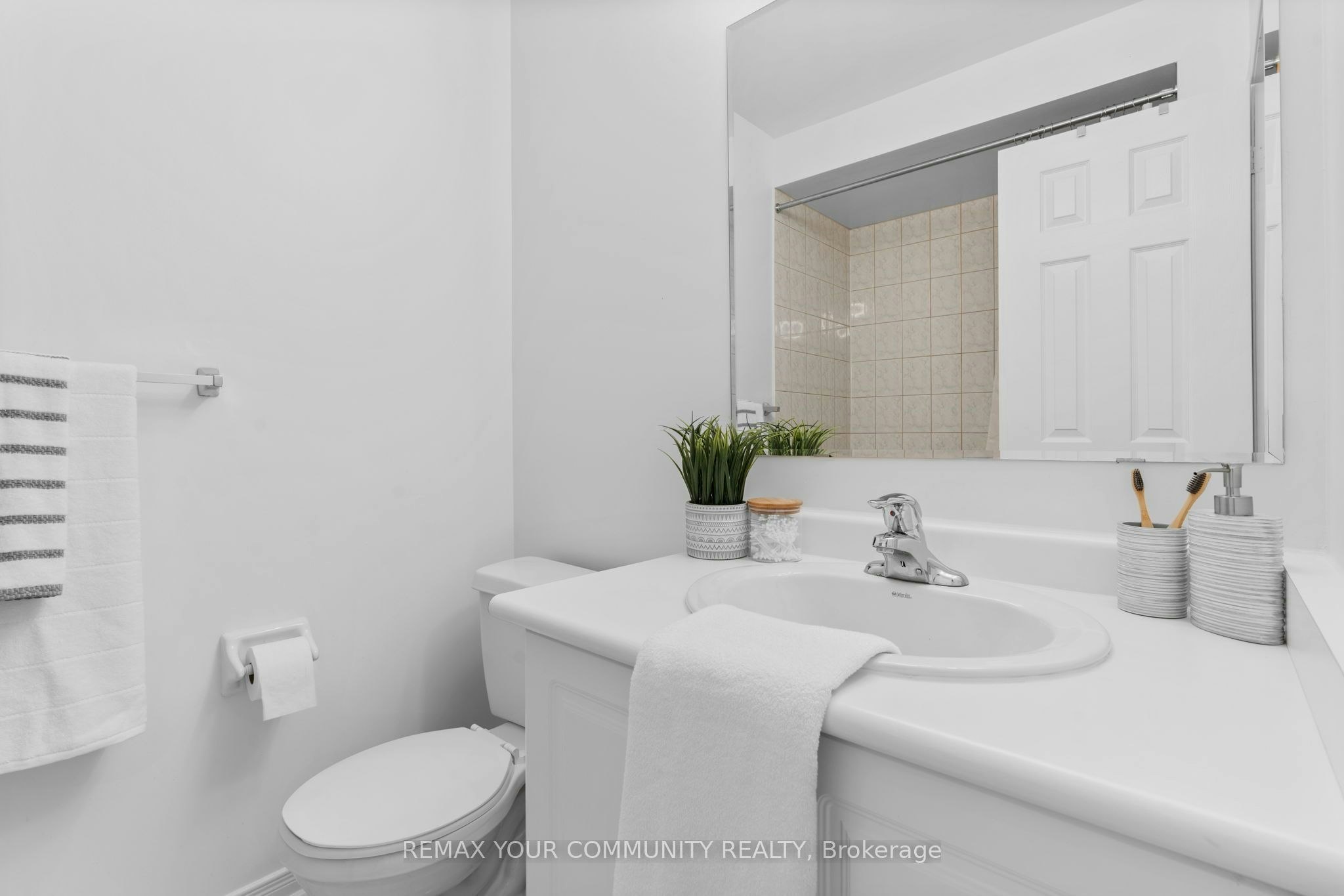 31 Webbford Street, Ajax, ON, L1S 0A8 - 24