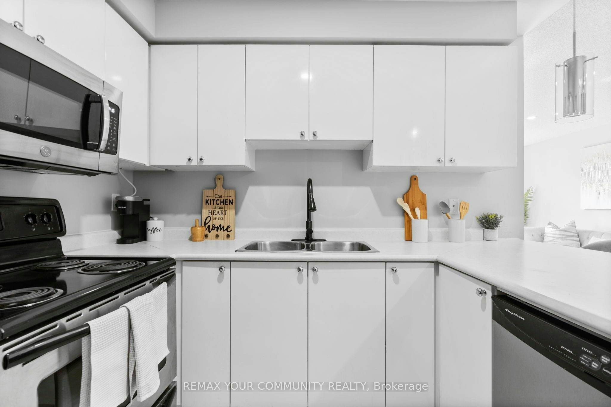31 Webbford Street, Ajax, ON, L1S 0A8 - 18