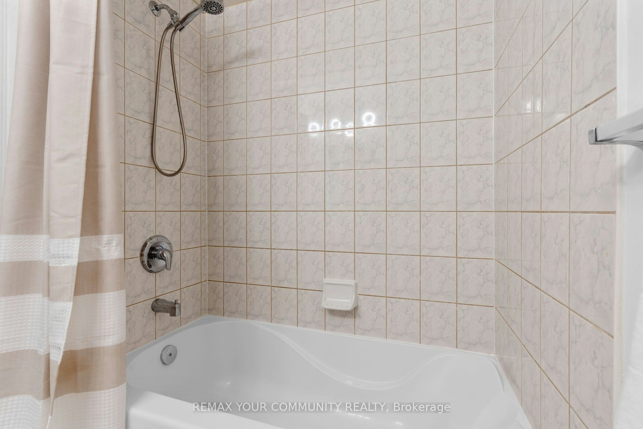 31 Webbford Street, Ajax, ON, L1S 0A8 - 38