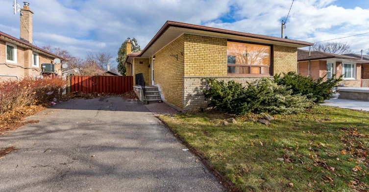 Bsmnt-70 Clementine Square, Toronto, ON, M1G 2V7