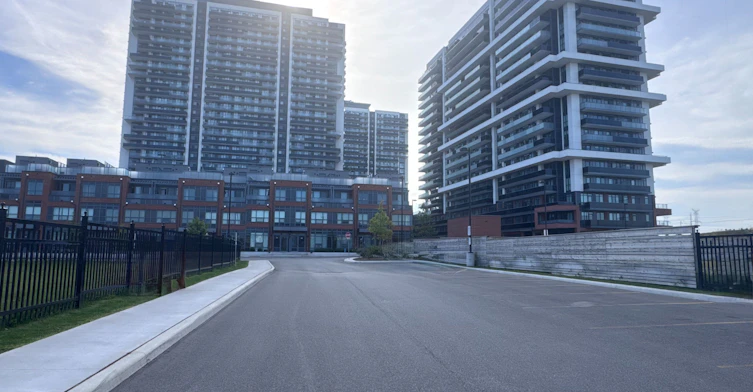 1514-2545 Simcoe Street N, Oshawa, ON, L1L 0W3 - 3