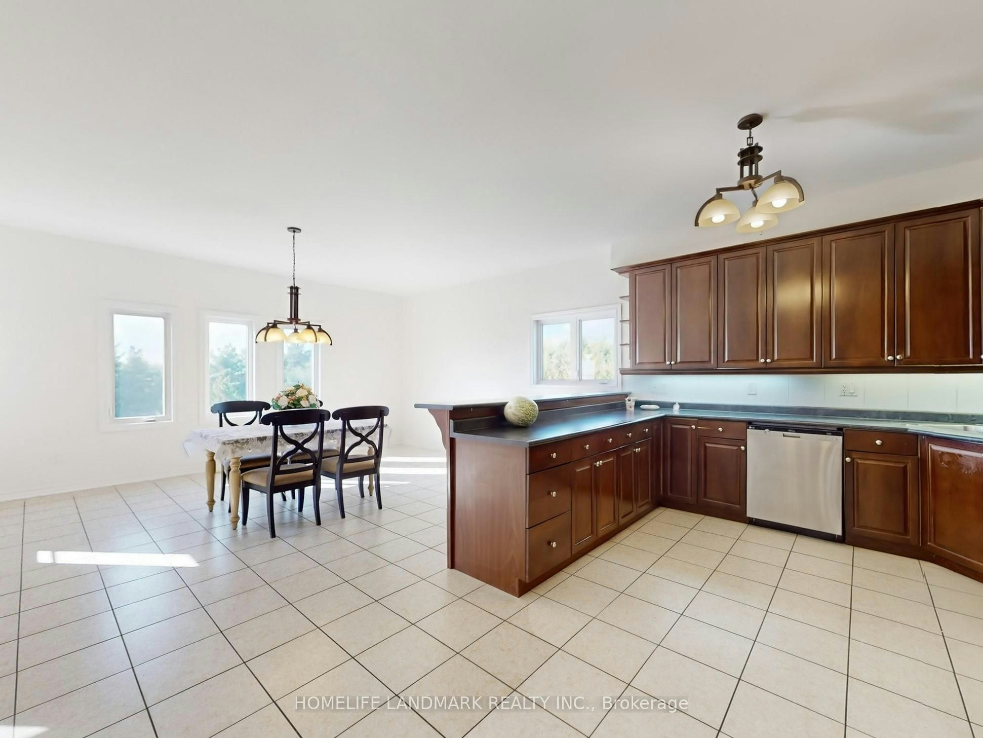 3668 Harmony Road N, Oshawa, ON, L1H 8L7 - 7