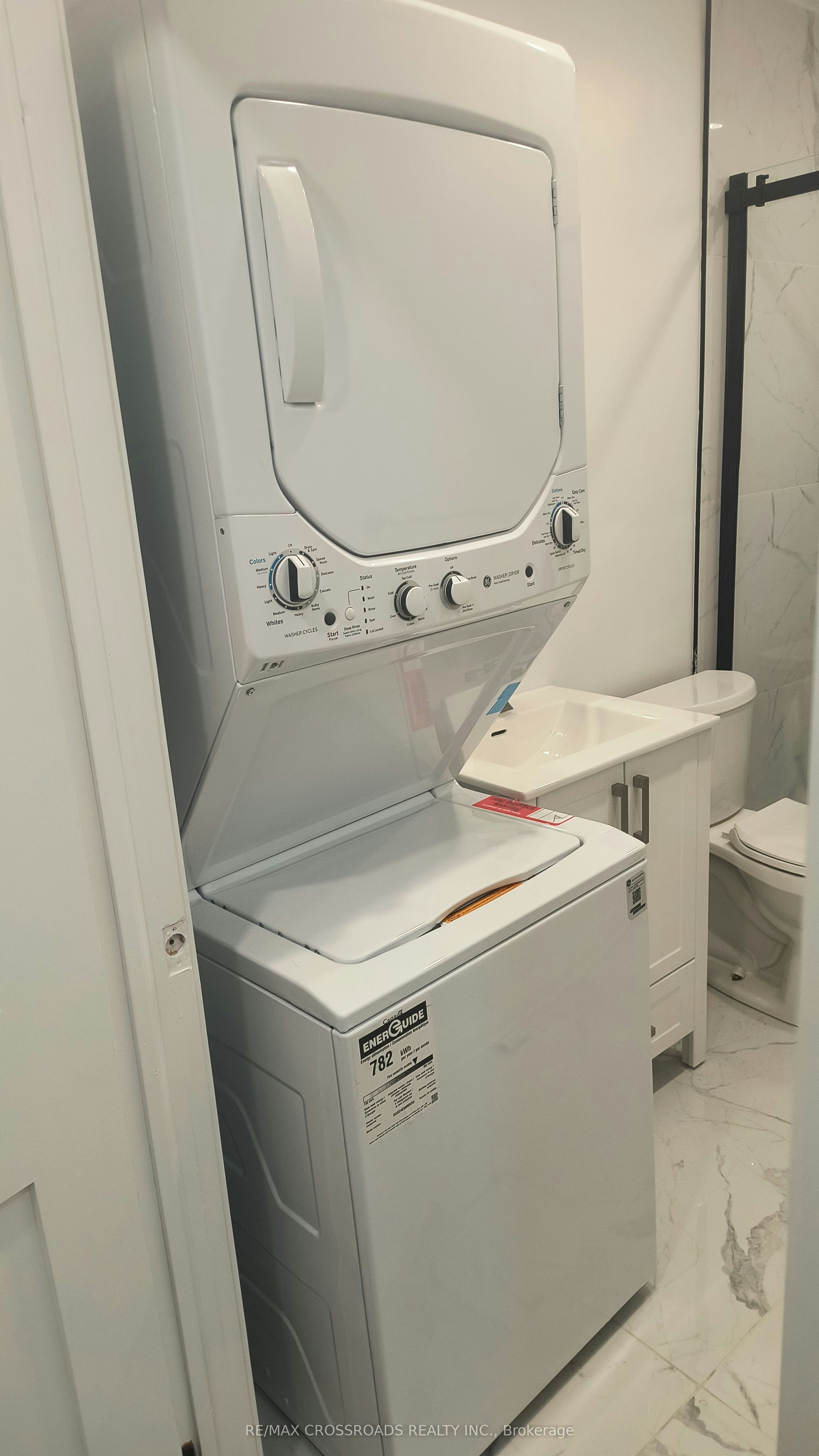 Upper 2-551A Kennedy Road, Toronto, ON, M1K 2B1 - 4