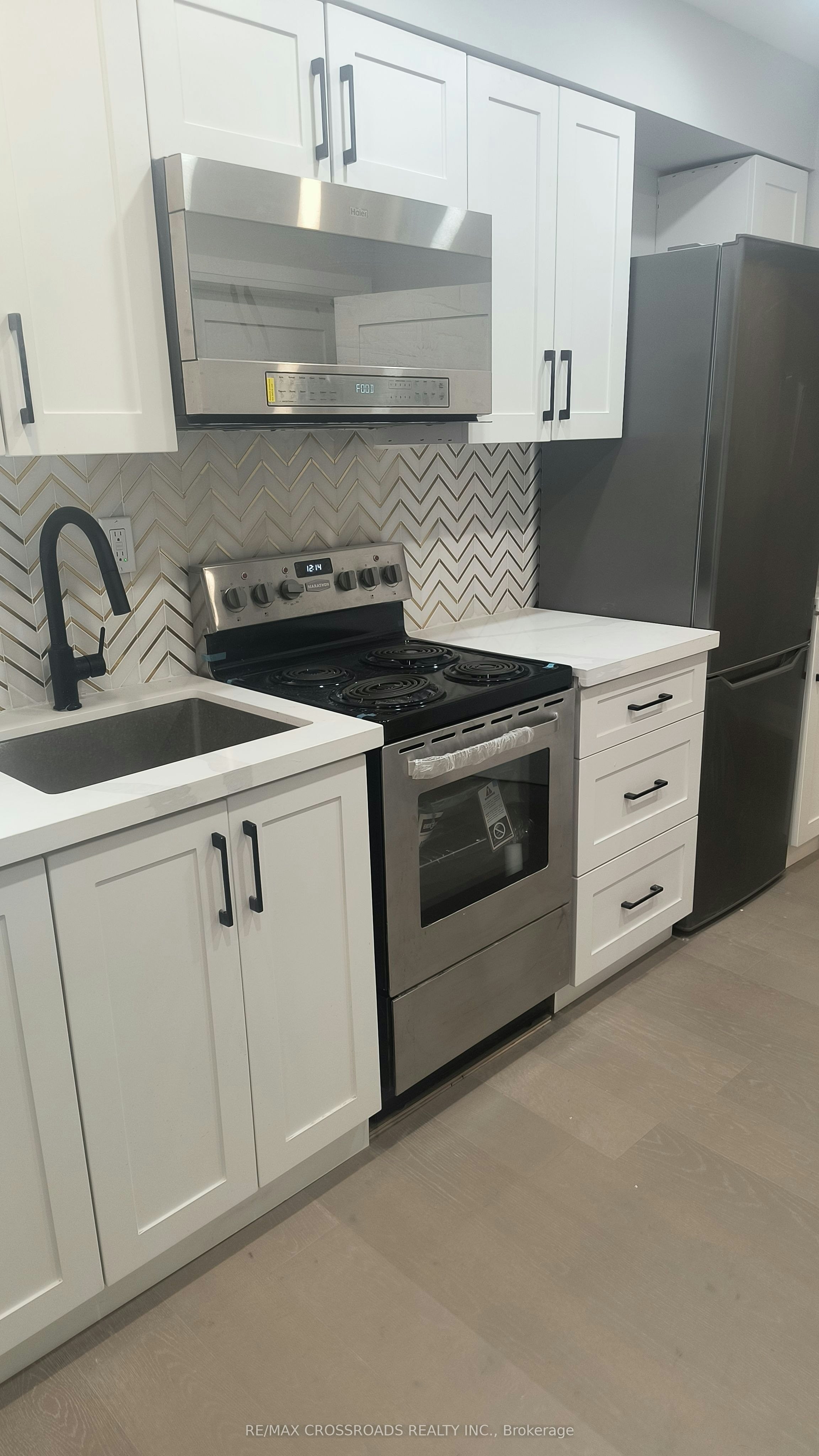 Upper 2-551A Kennedy Road, Toronto, ON, M1K 2B1 - 2
