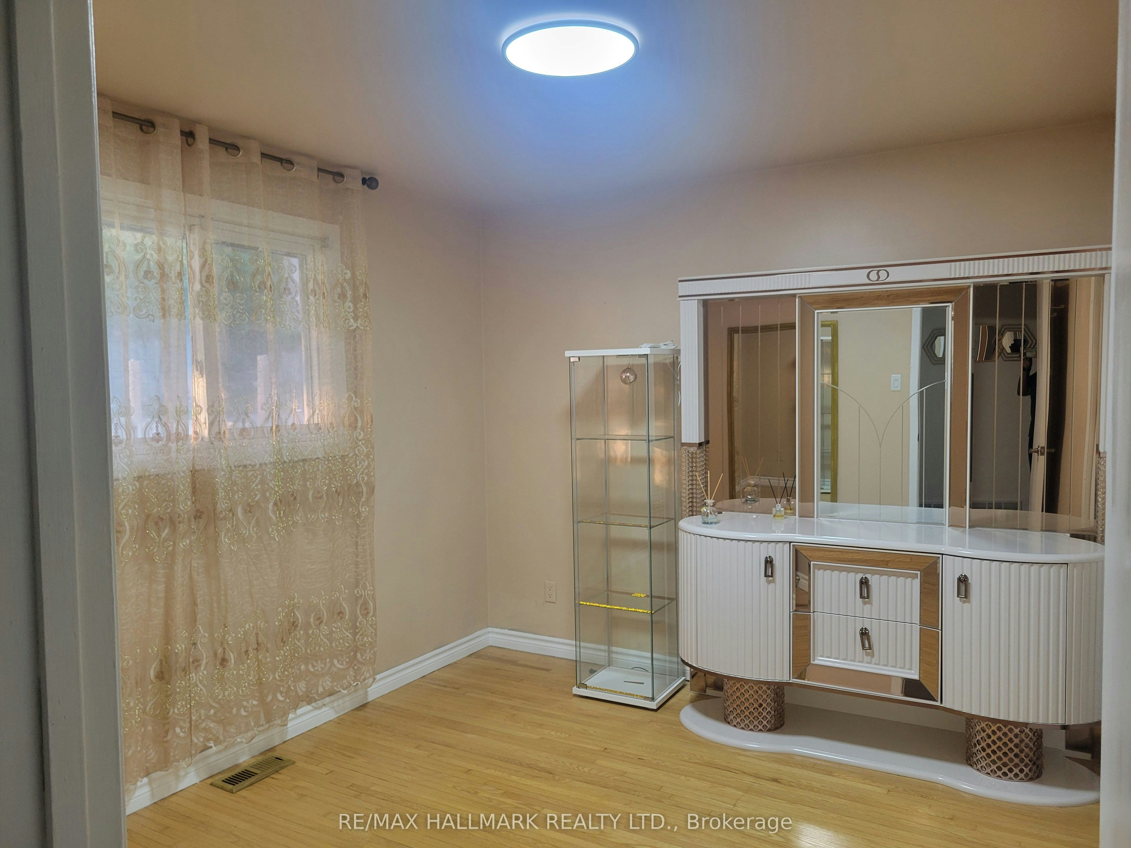 Main-324 College Avenue, Oshawa, ON, L1J 1S1 - 15