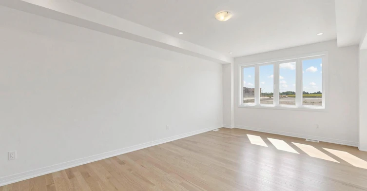 4 Sun Valley Street, Whitby, ON, L1M 2A7 - 4