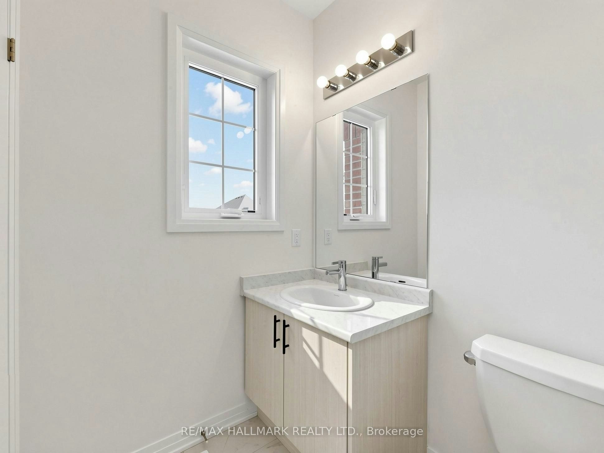 4 Sun Valley Street, Whitby, ON, L1M 2A7 - 37