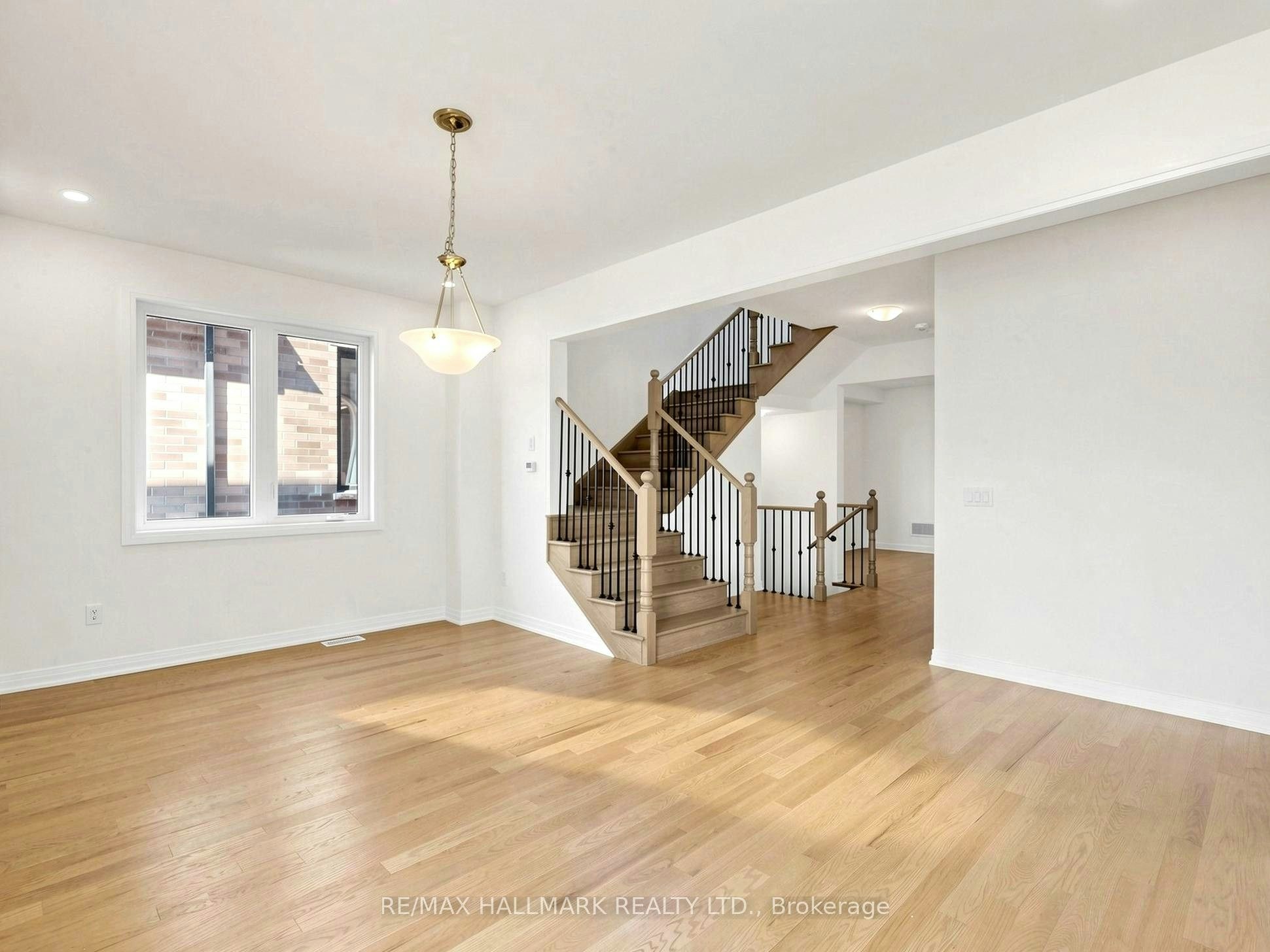 4 Sun Valley Street, Whitby, ON, L1M 2A7 - 7