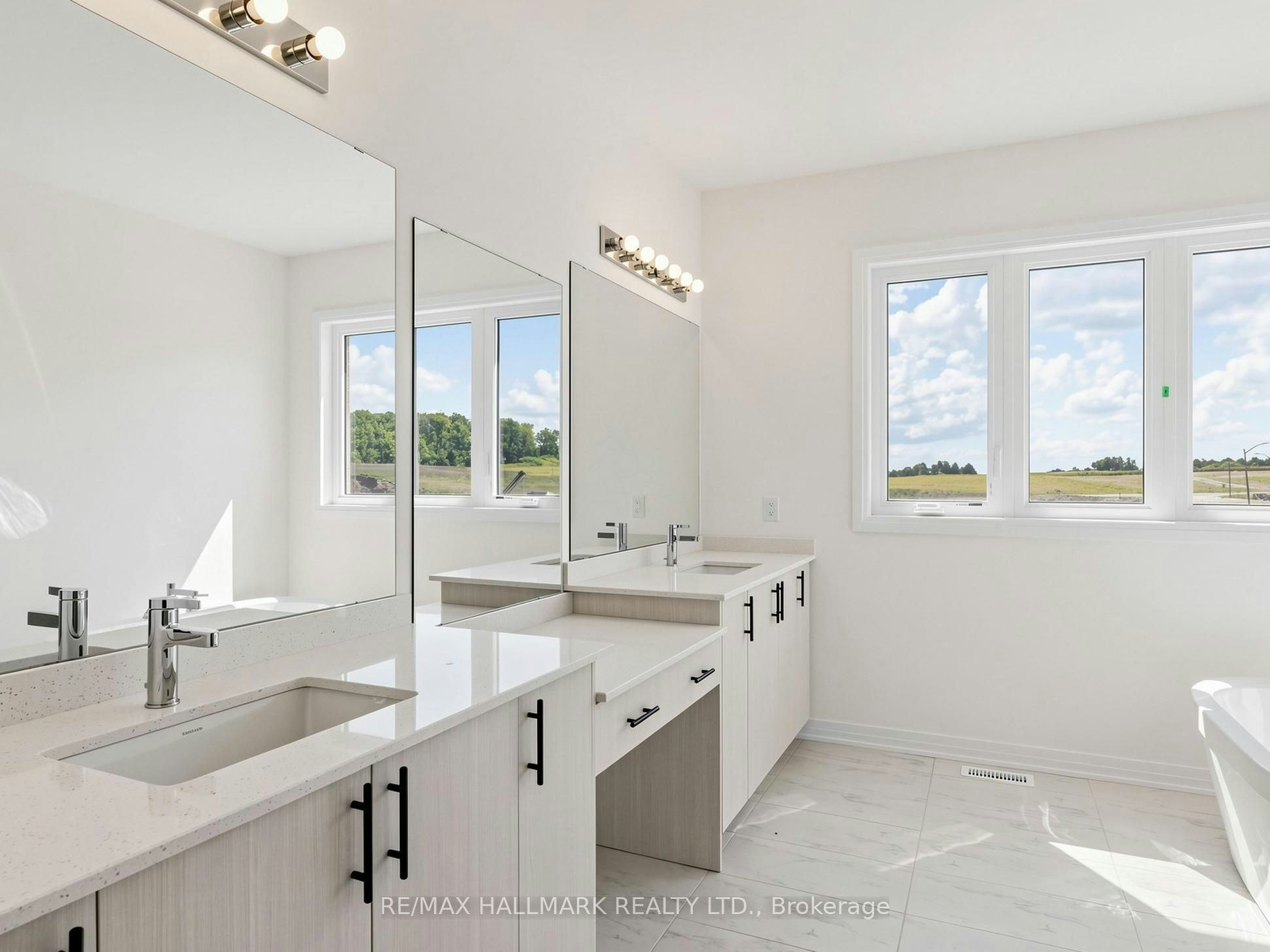 4 Sun Valley Street, Whitby, ON, L1M 2A7 - 29