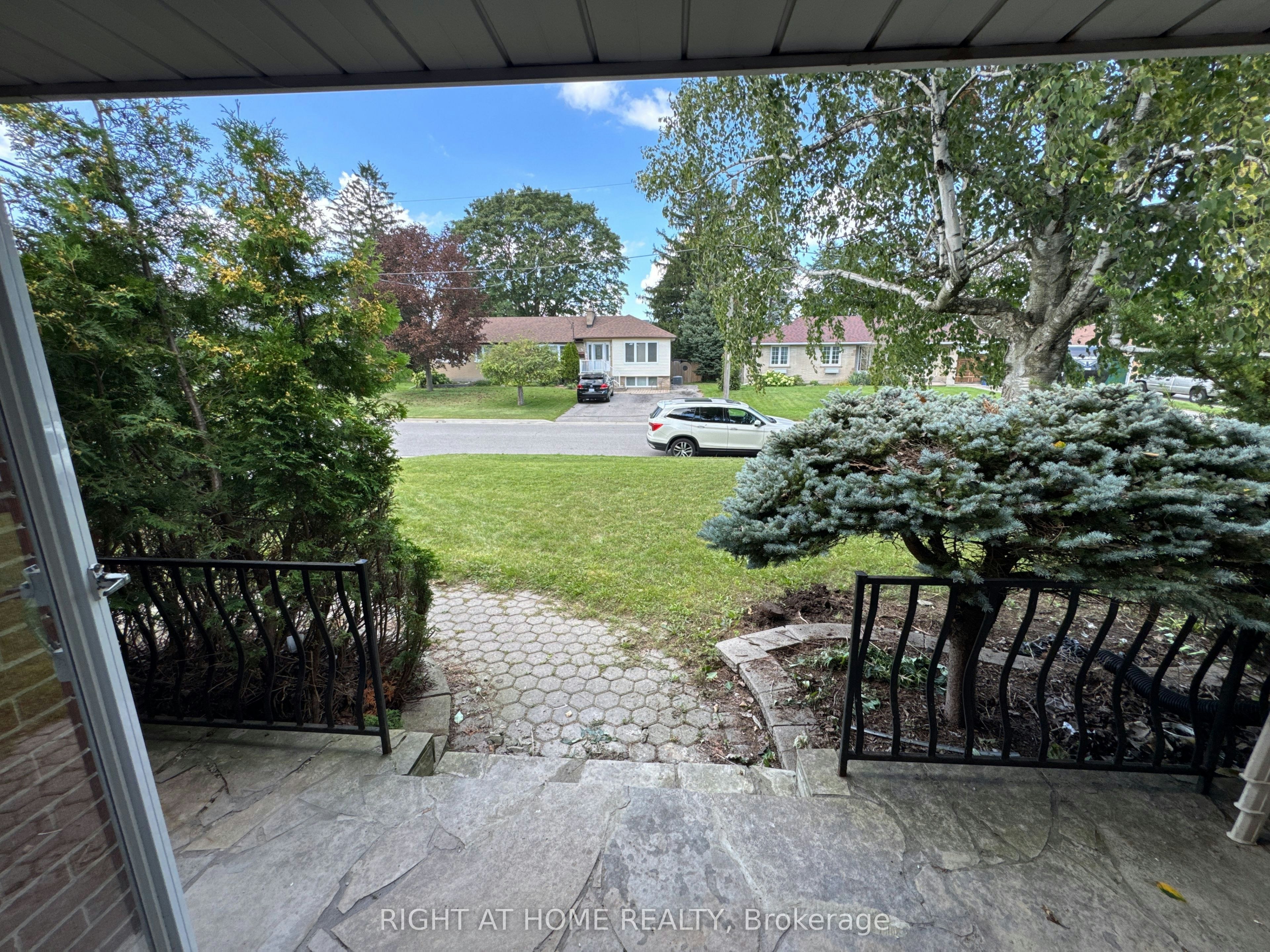 77 Churchill Avenue, Oshawa, ON, L1G 3K7 - 5