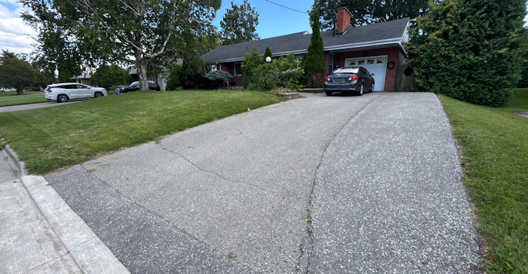 77 Churchill Avenue, Oshawa, ON, L1G 3K7 - 2