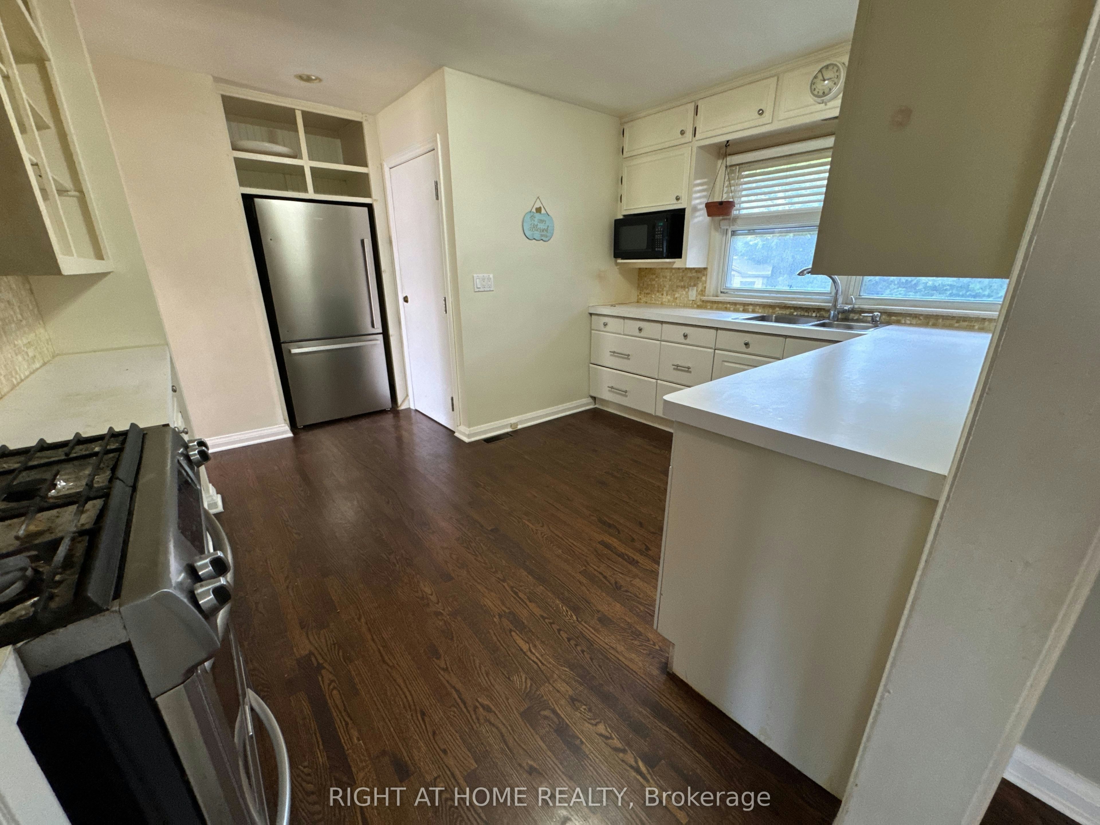 77 Churchill Avenue, Oshawa, ON, L1G 3K7 - 9