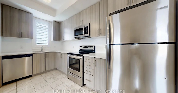 16-2710 William Jackson Drive E, Pickering, ON, L1X 0E6 - 16