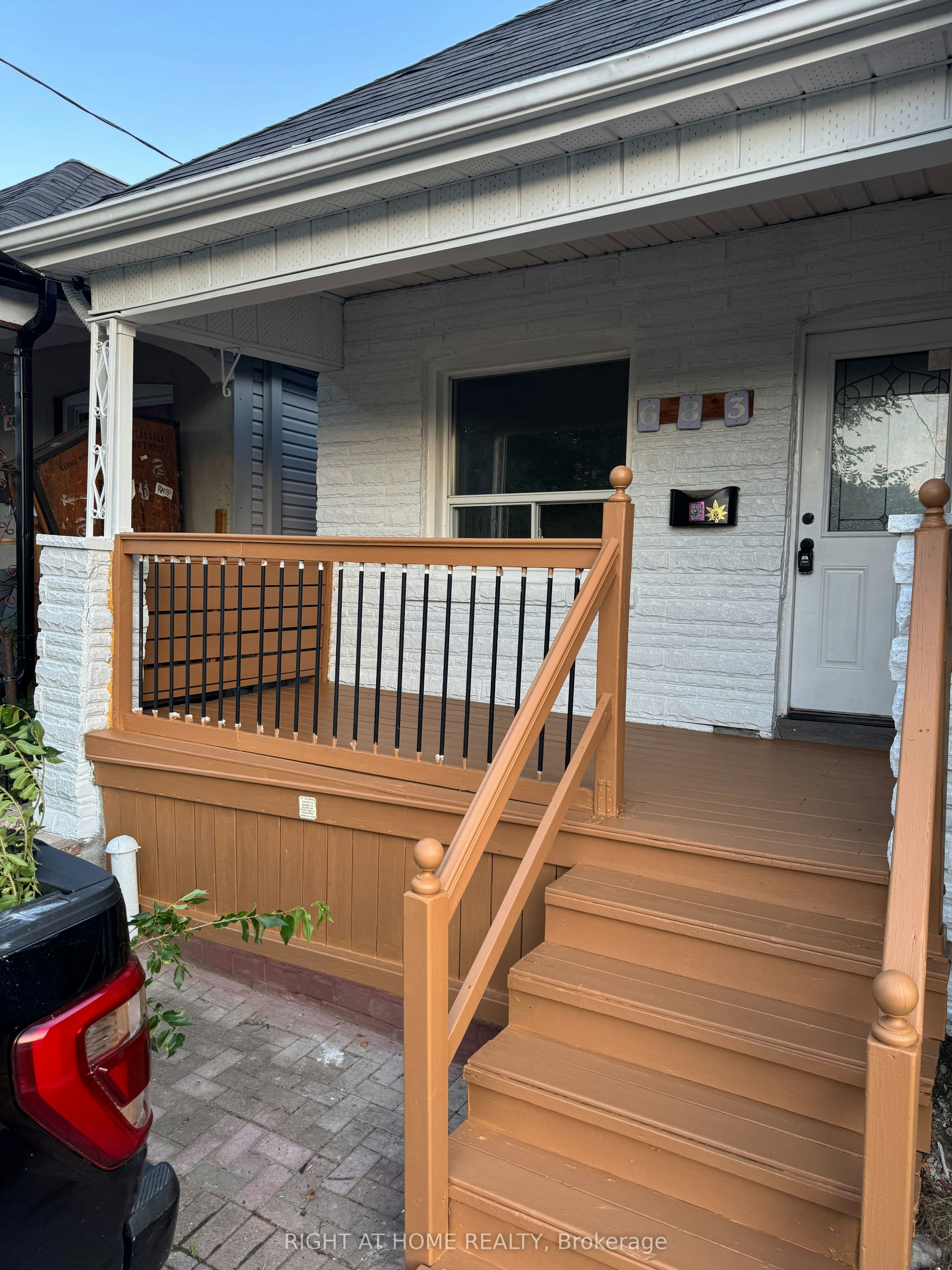683 Mortimer Avenue, Toronto, ON, M4C 2K1