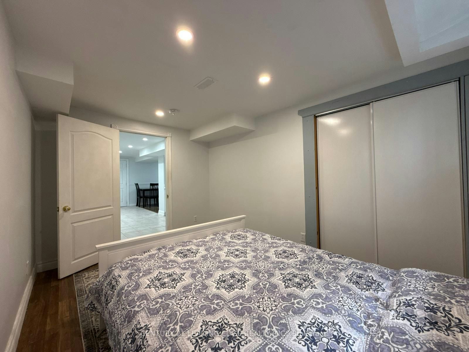 Lower-753 Glenforest Street, Oshawa, ON, L1J 5E9 - 6