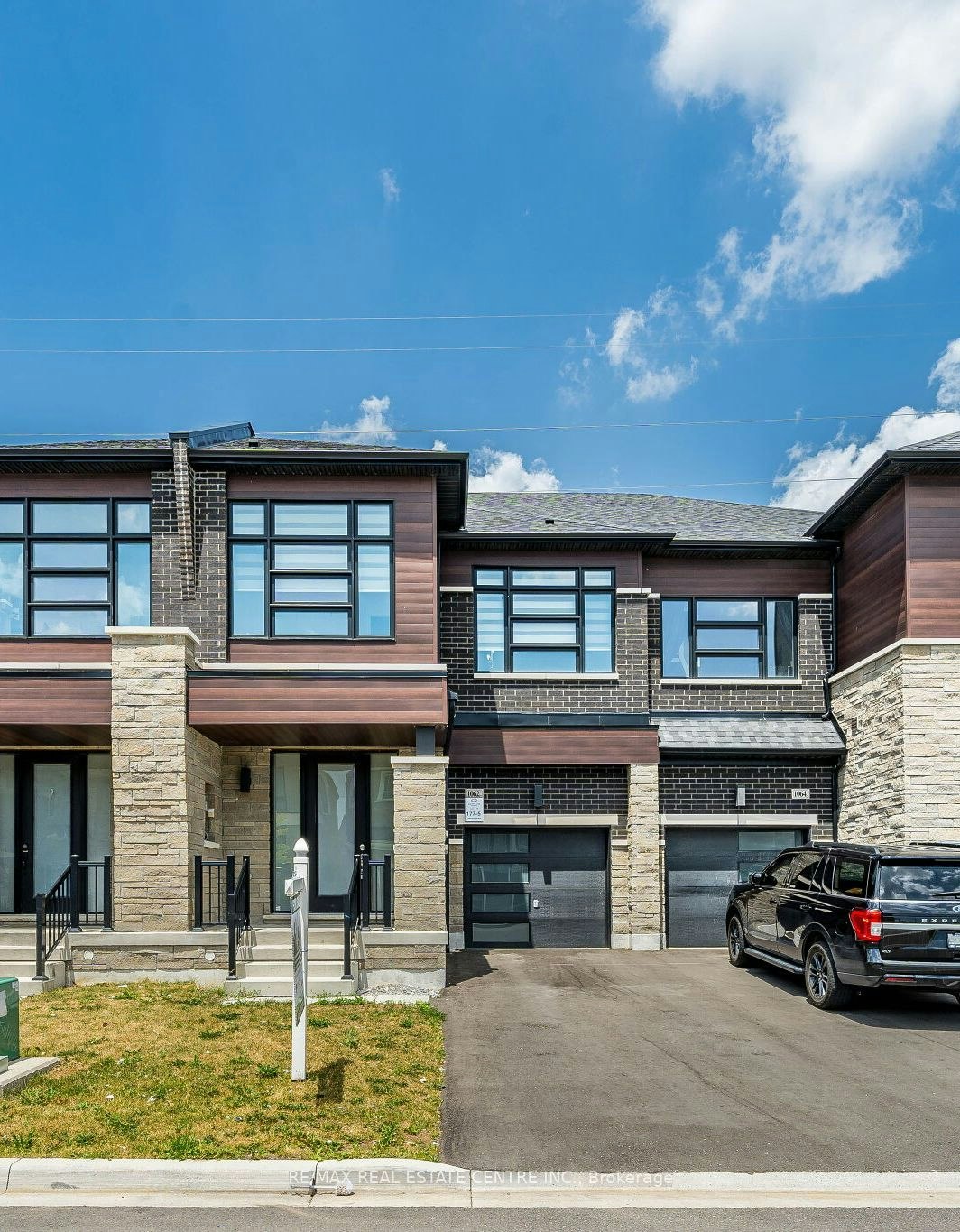1062 Skyridge Boulevard, Pickering, ON, L1X 0G5