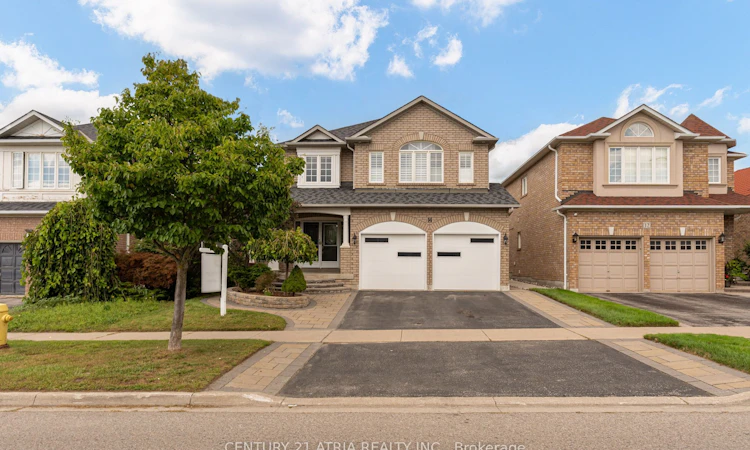 14 Robert Attersley Drive W