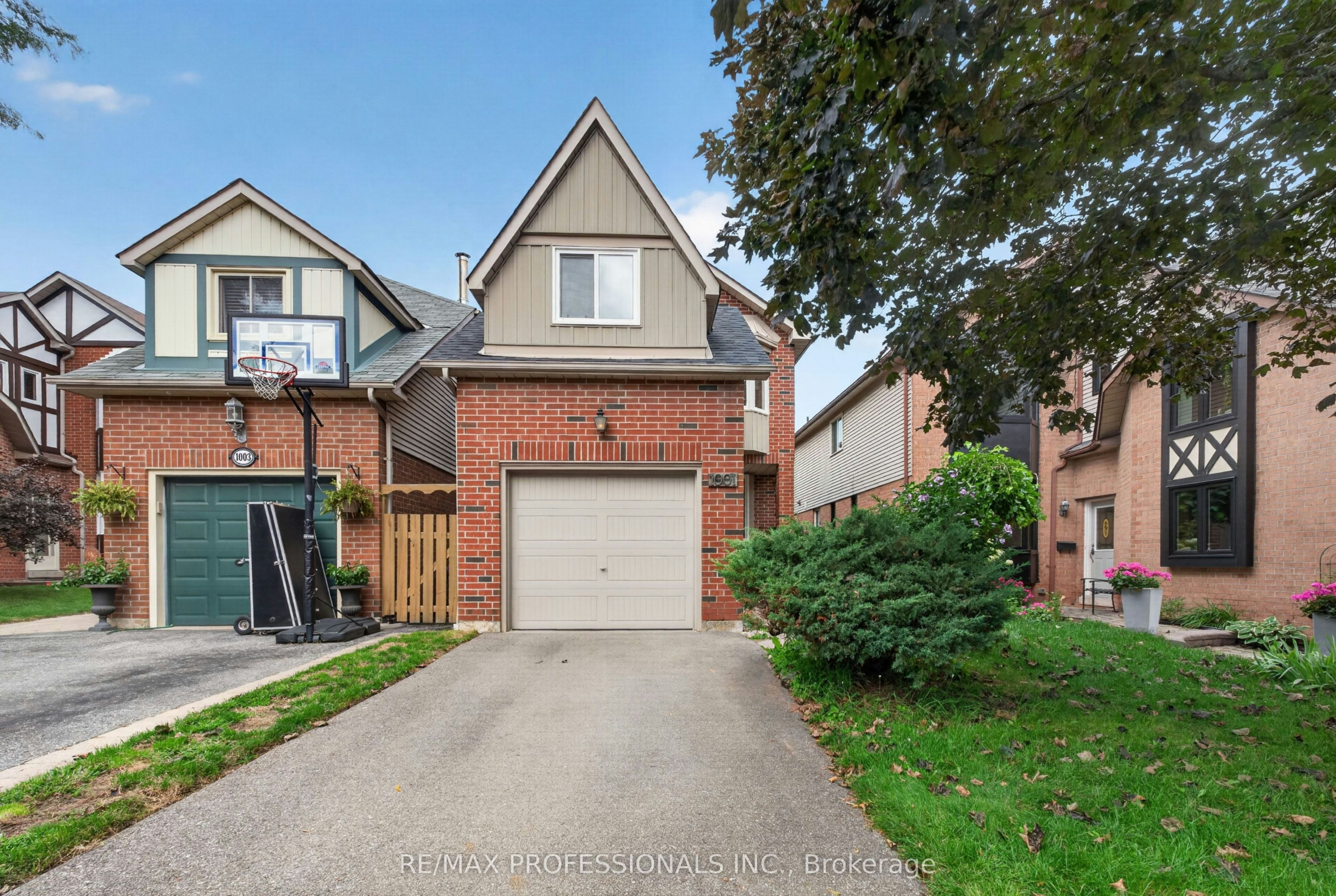 1001 Redbird Crescent, Pickering, ON, L1V 5K4