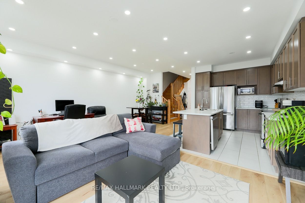 1090 Lockie Drive, Oshawa, ON, L1L 0R9 - 10