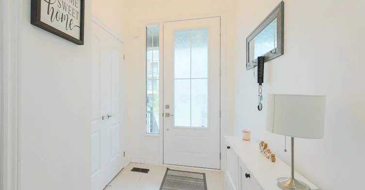 1090 Lockie Drive, Oshawa, ON, L1L 0R9 - 2