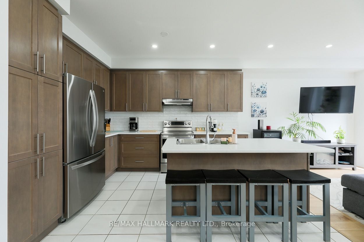 1090 Lockie Drive, Oshawa, ON, L1L 0R9 - 5