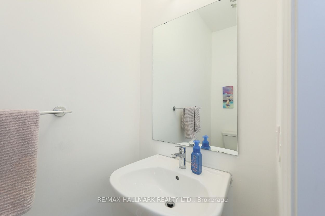 1090 Lockie Drive, Oshawa, ON, L1L 0R9 - 3