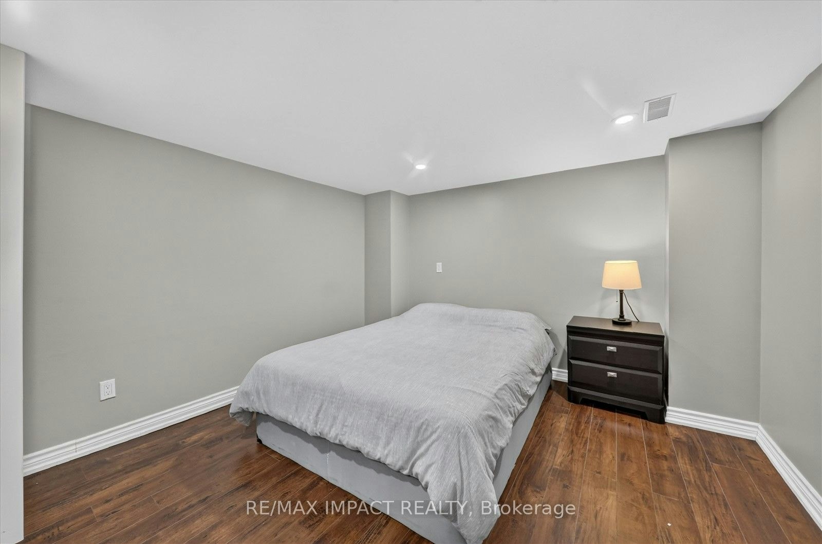 22 Canary Street, Whitby, ON, L1R 0K2 - 7