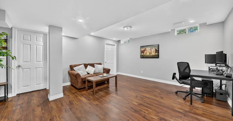 22 Canary Street, Whitby, ON, L1R 0K2 - 6