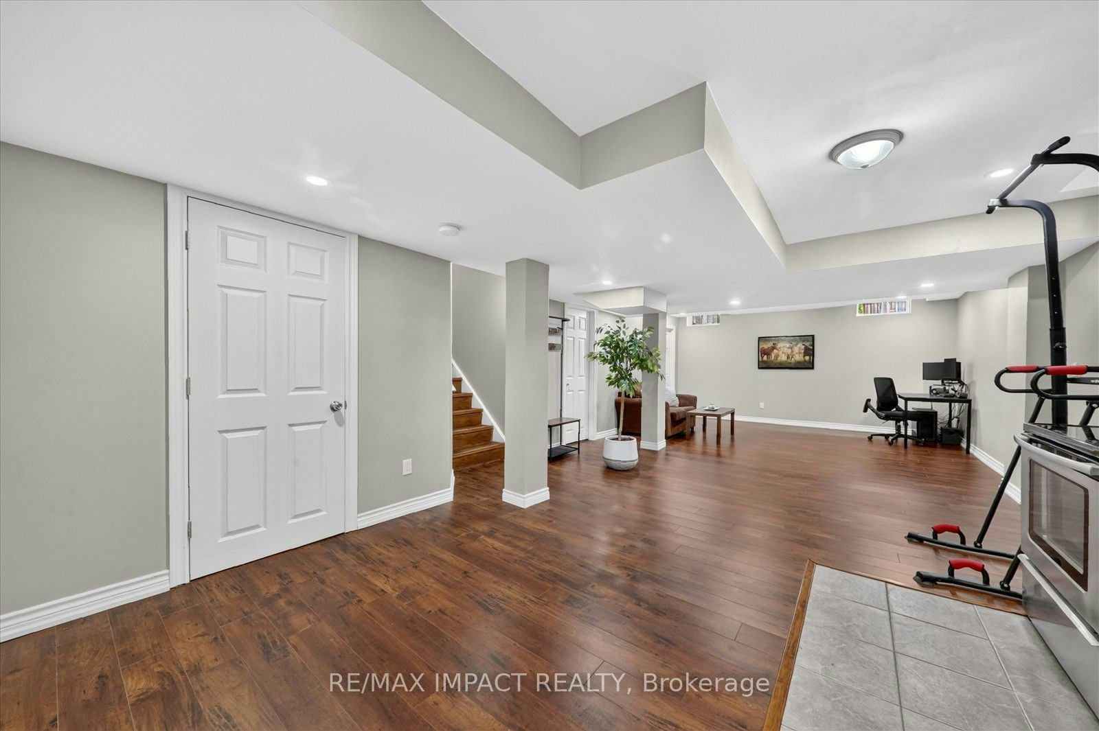 22 Canary Street, Whitby, ON, L1R 0K2 - 5