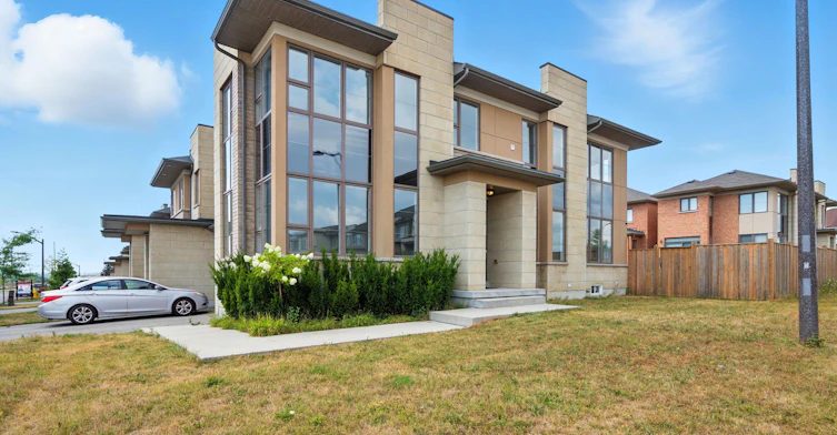 108 Vanier Street, Whitby, ON, L1R 0N3