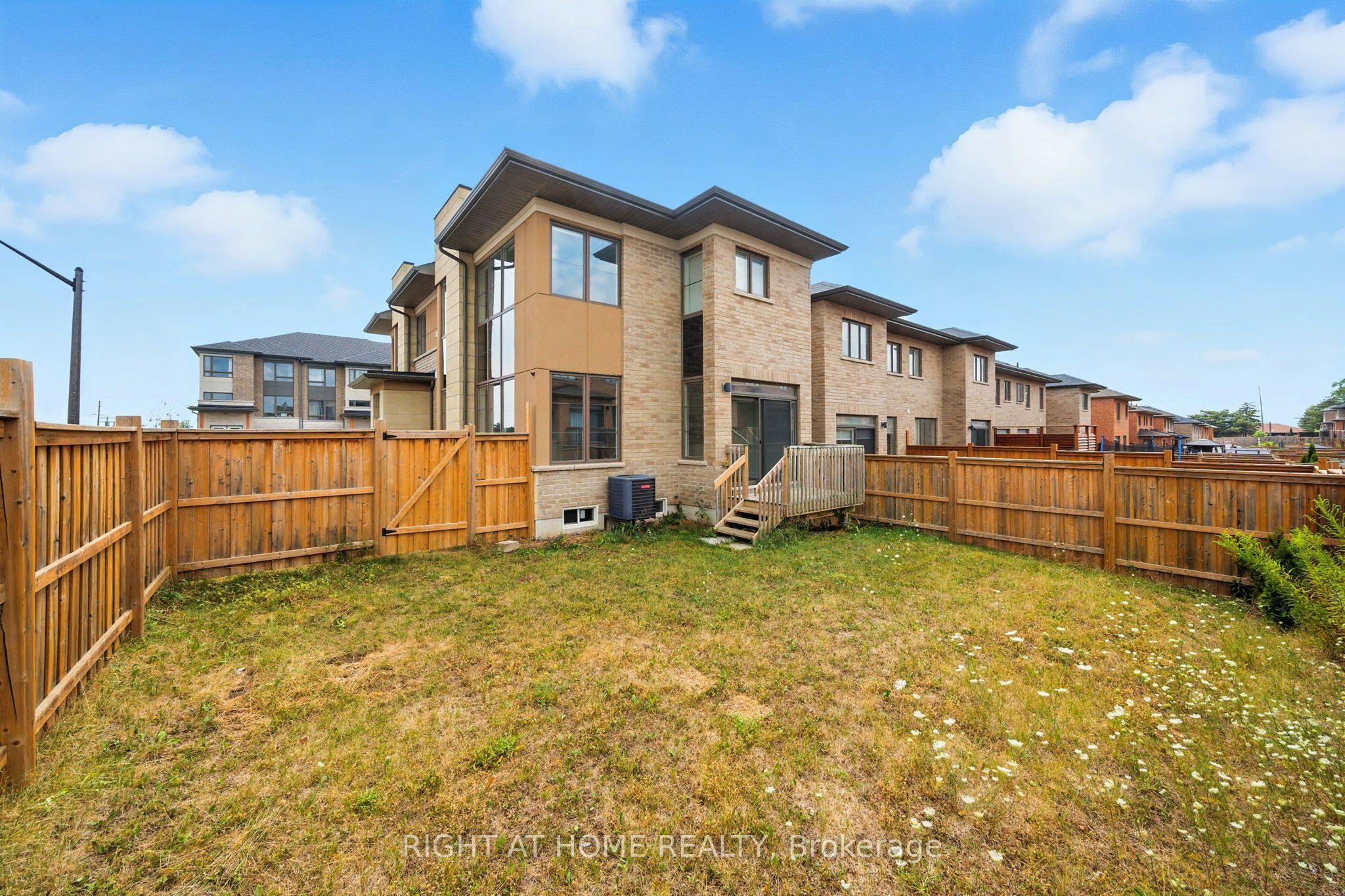 108 Vanier Street, Whitby, ON, L1R 0N3 - 28