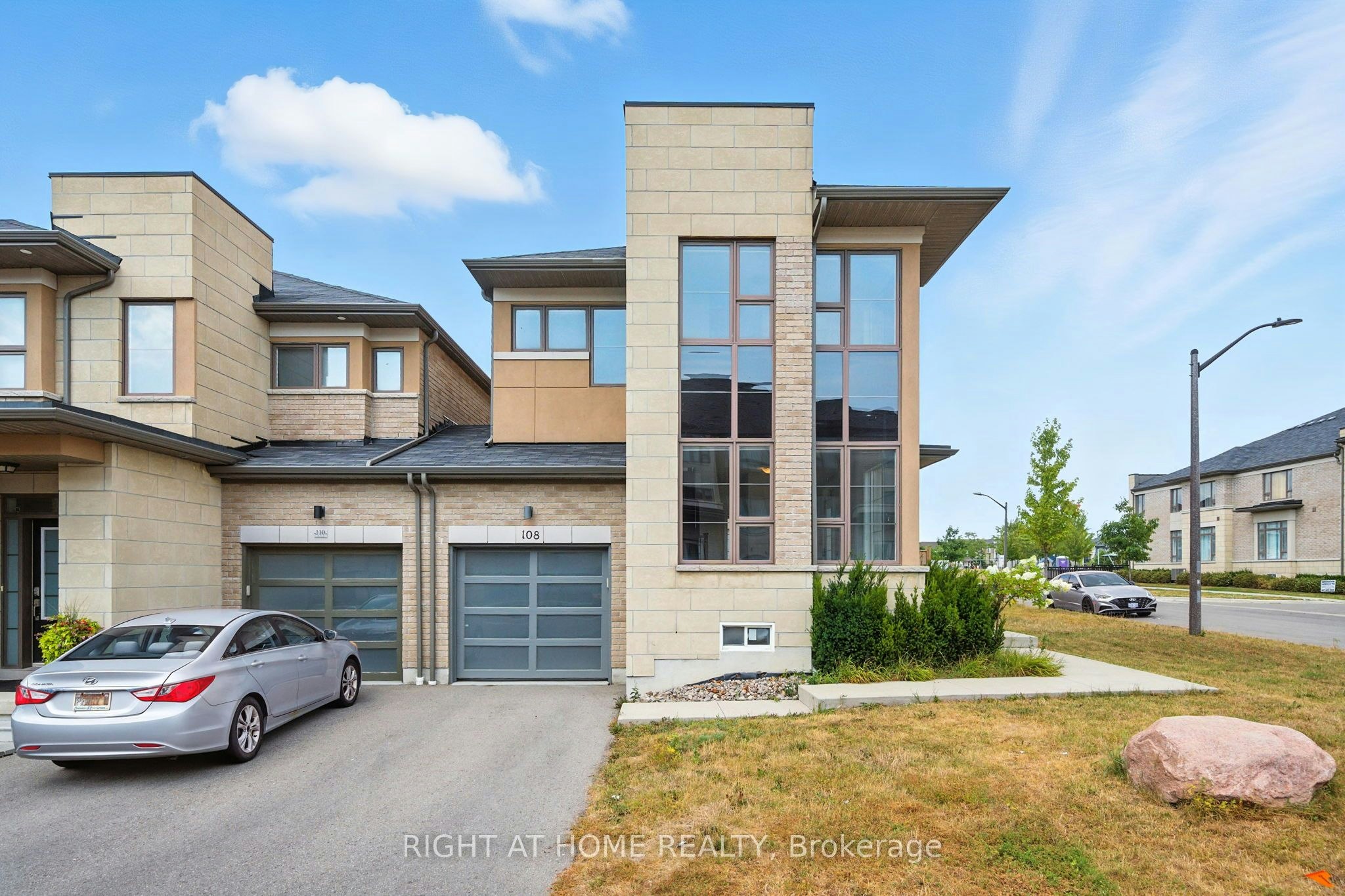 108 Vanier Street, Whitby, ON, L1R 0N3 - 2