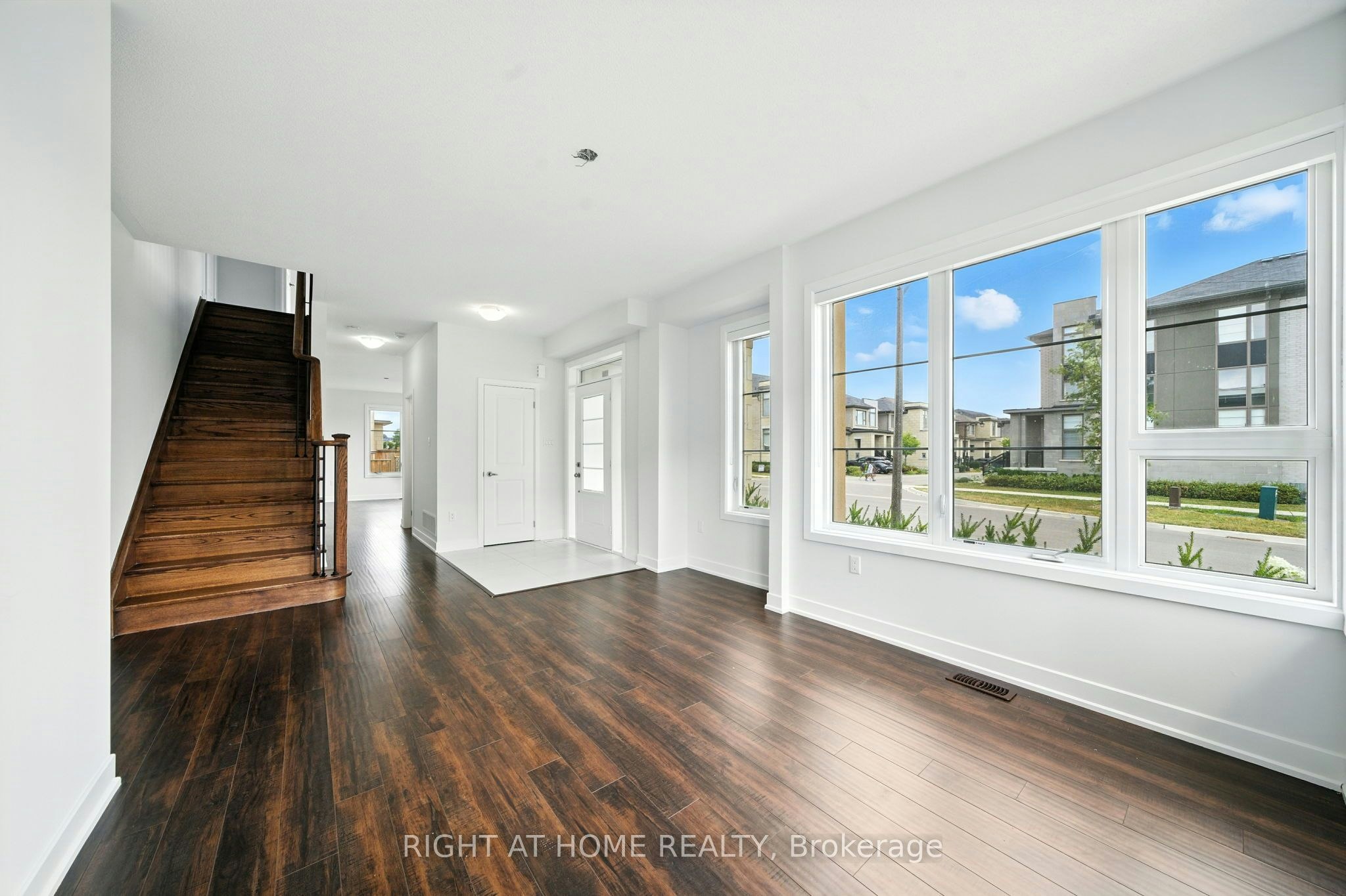108 Vanier Street, Whitby, ON, L1R 0N3 - 4