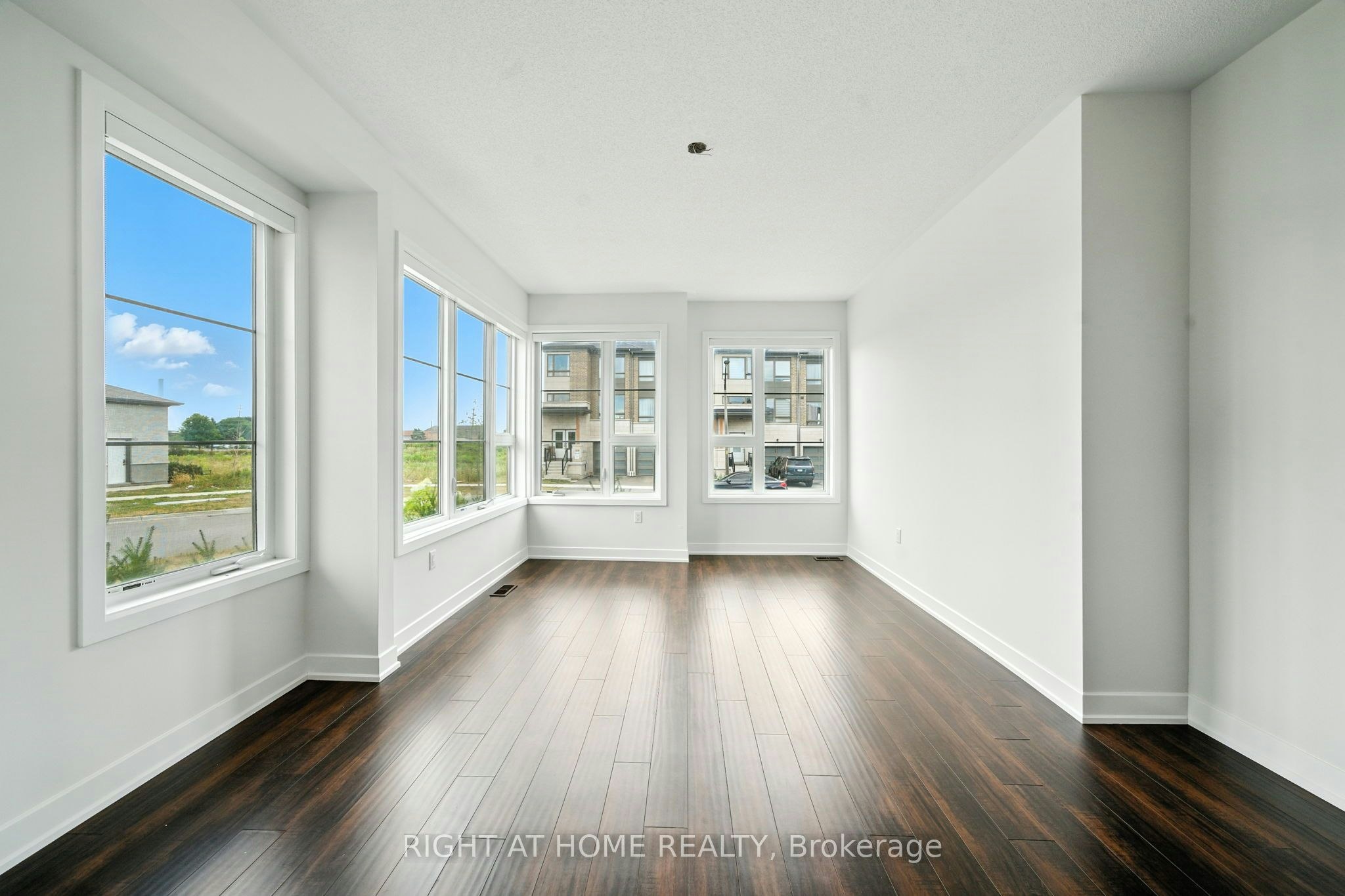 108 Vanier Street, Whitby, ON, L1R 0N3 - 5