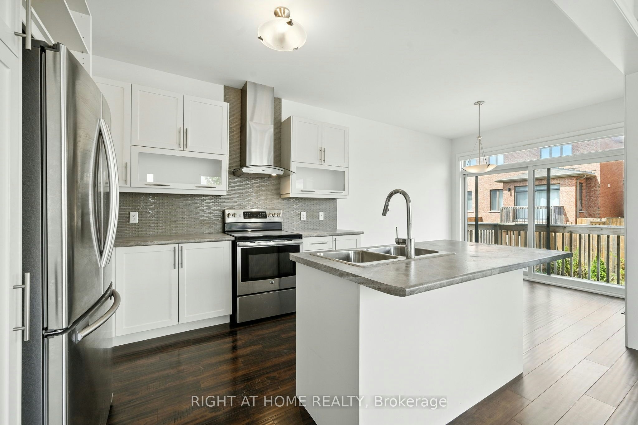 108 Vanier Street, Whitby, ON, L1R 0N3 - 10