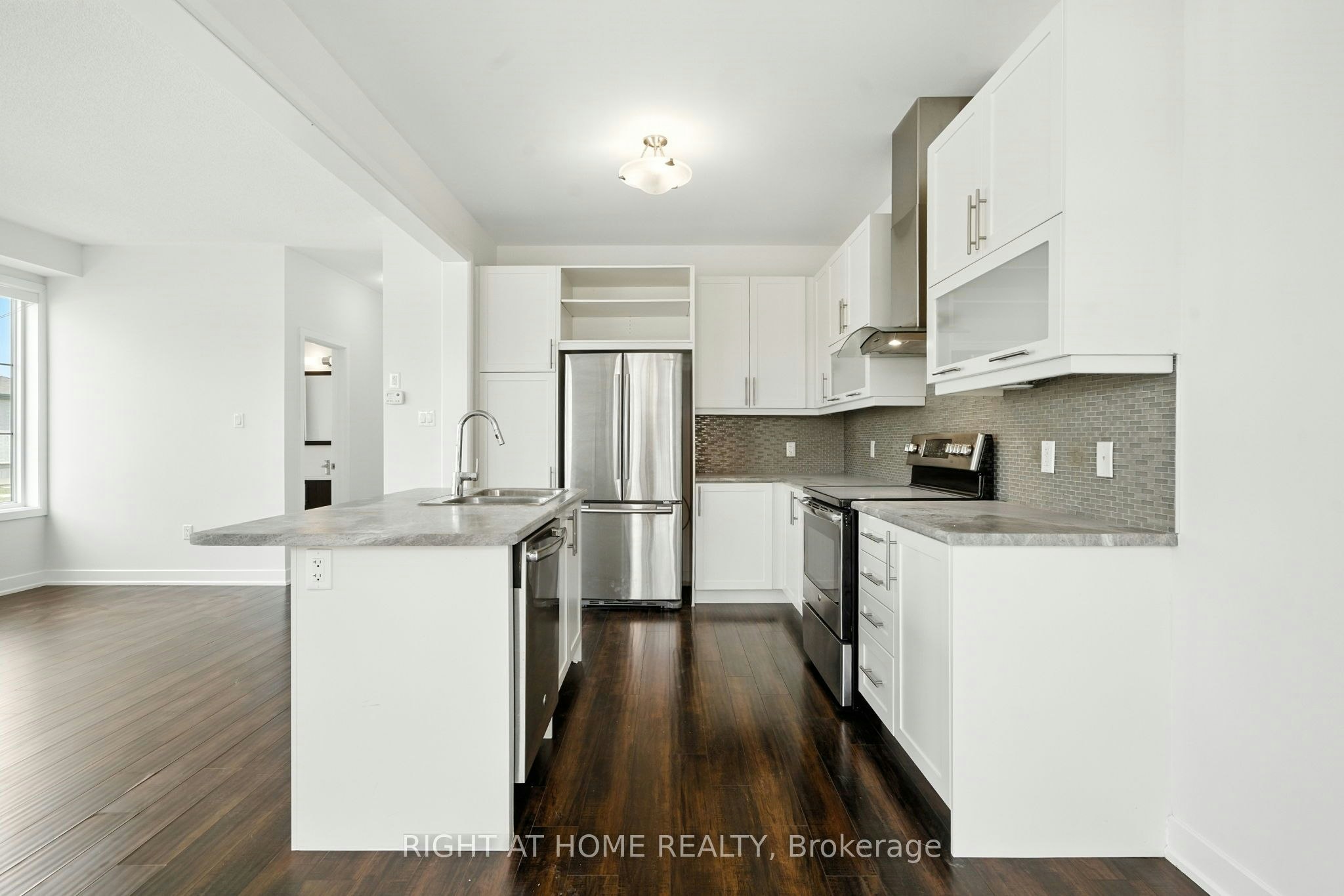 108 Vanier Street, Whitby, ON, L1R 0N3 - 9