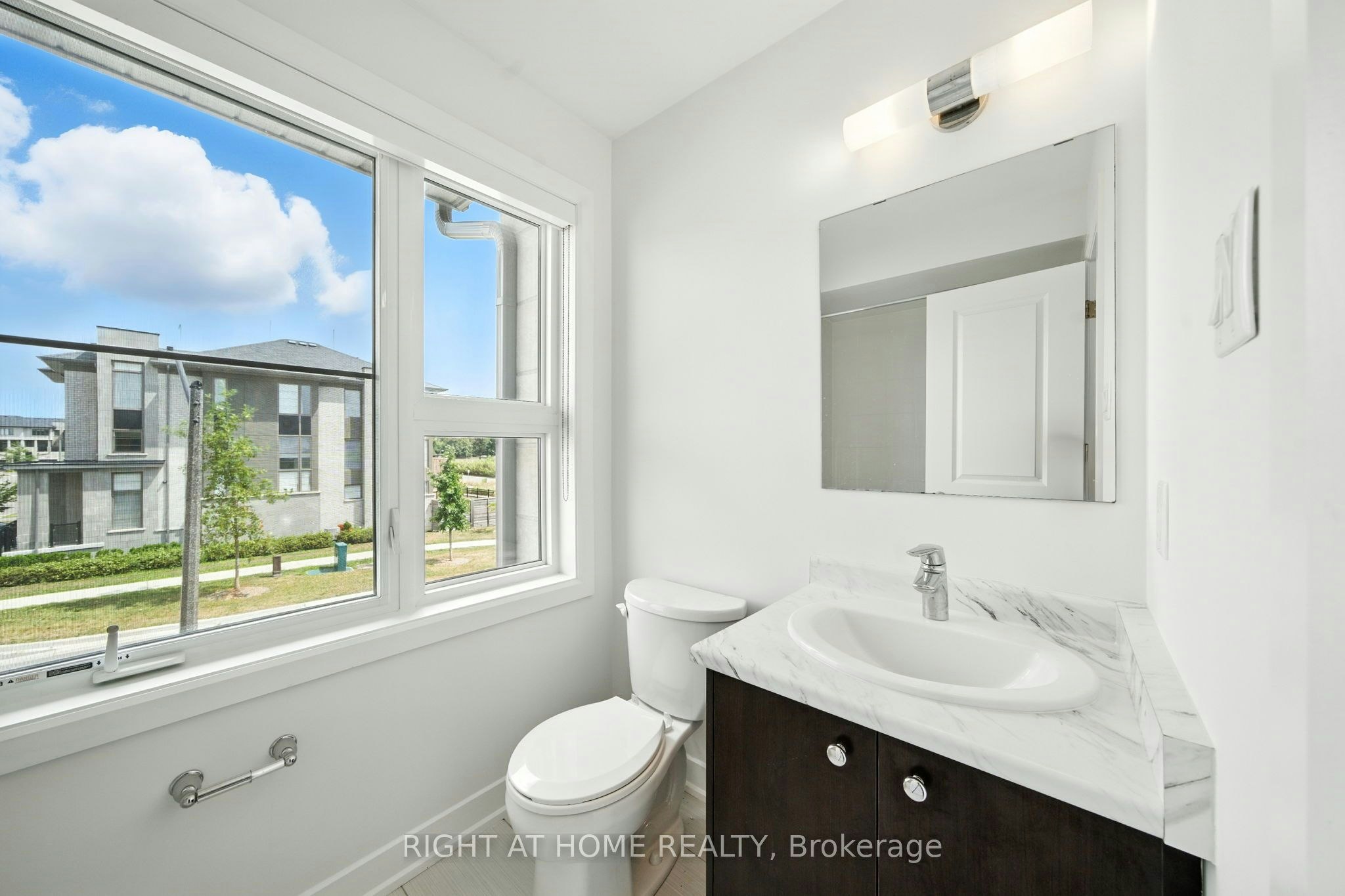 108 Vanier Street, Whitby, ON, L1R 0N3 - 18